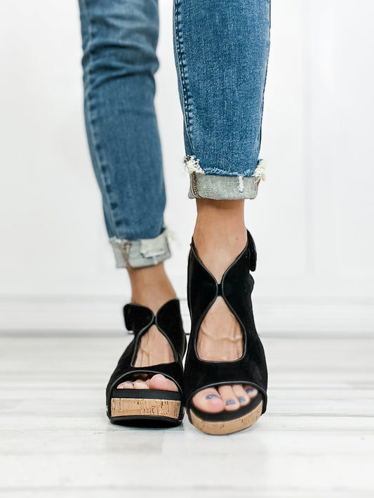 Corkys Frisky Wedge Sandals in Black