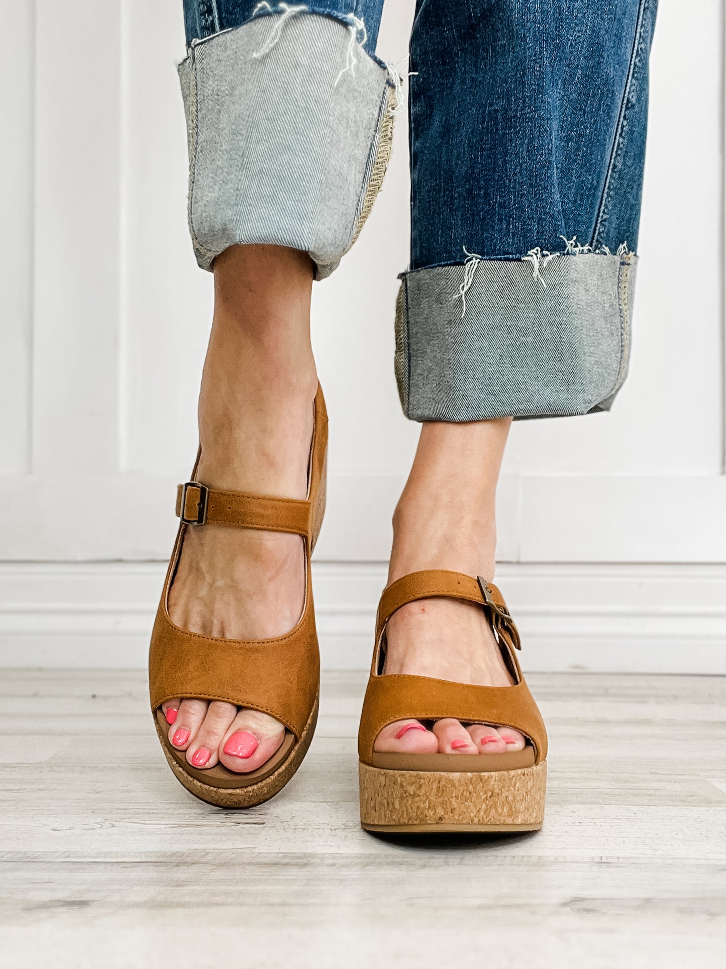 Corkys MISS BEHAVIN Sandals in Camel