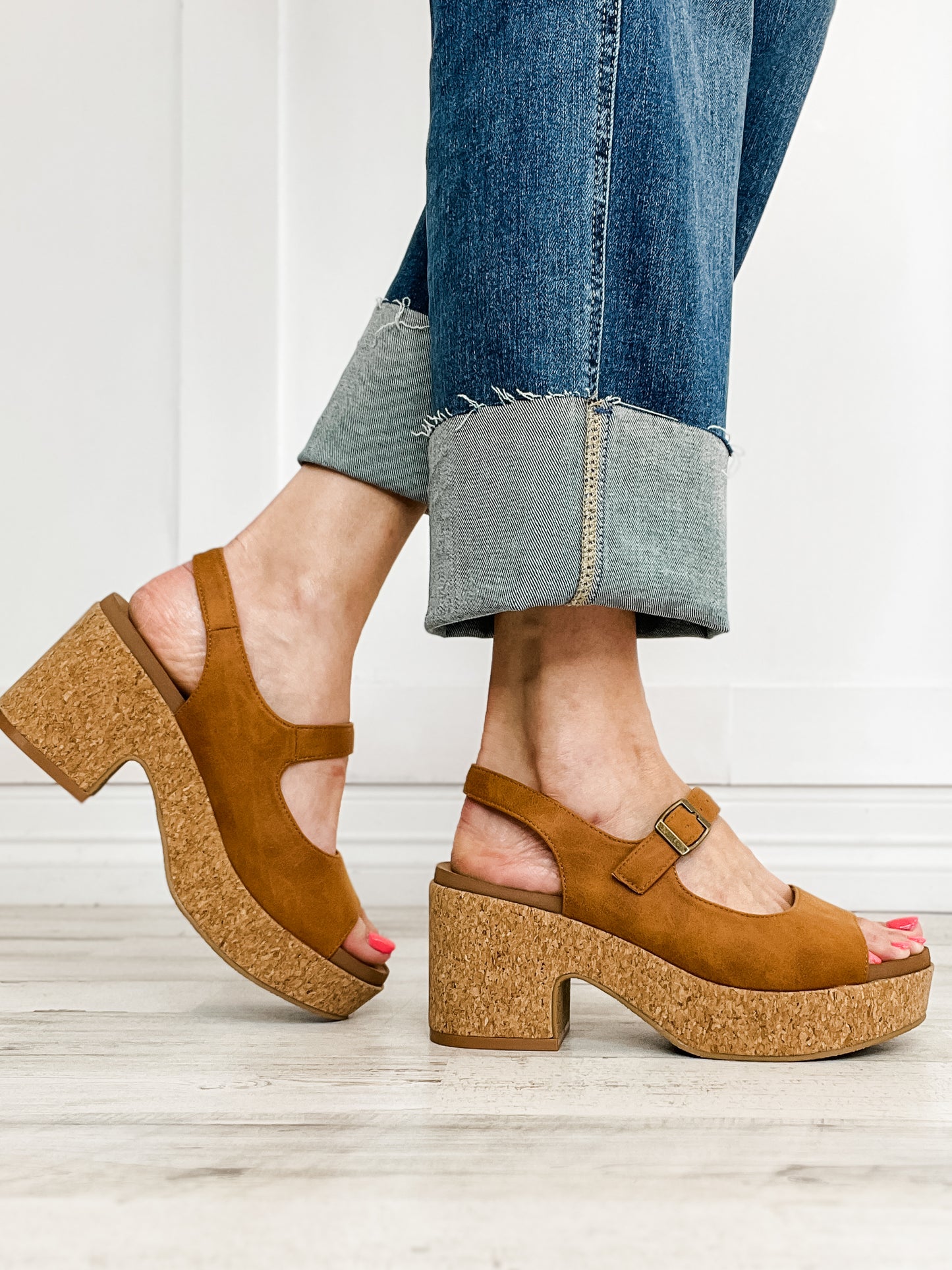 Corkys MISS BEHAVIN Sandals in Camel