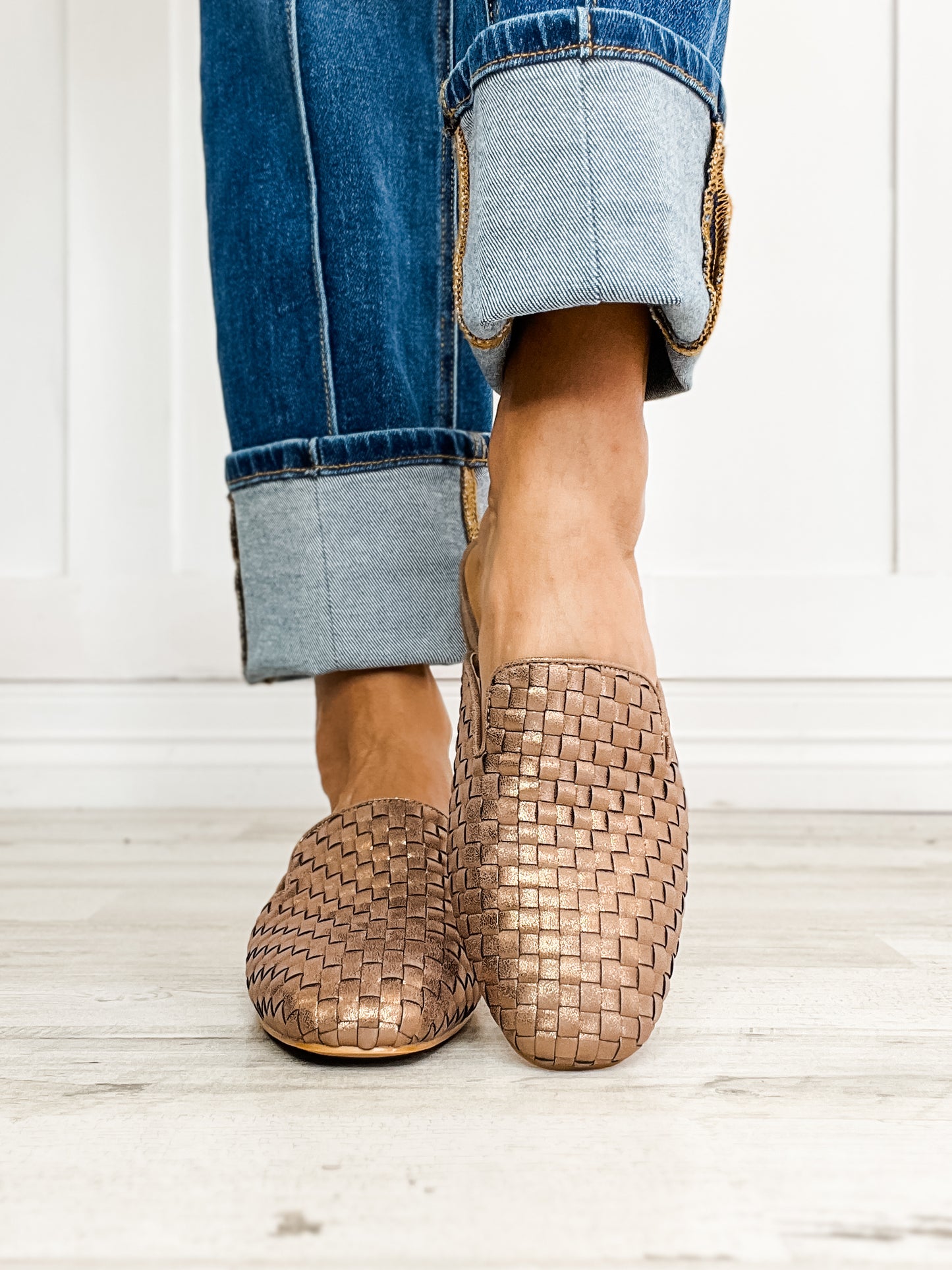 Corkys WEAVE IT TO BEAVER Slip-On Mule in Bronze