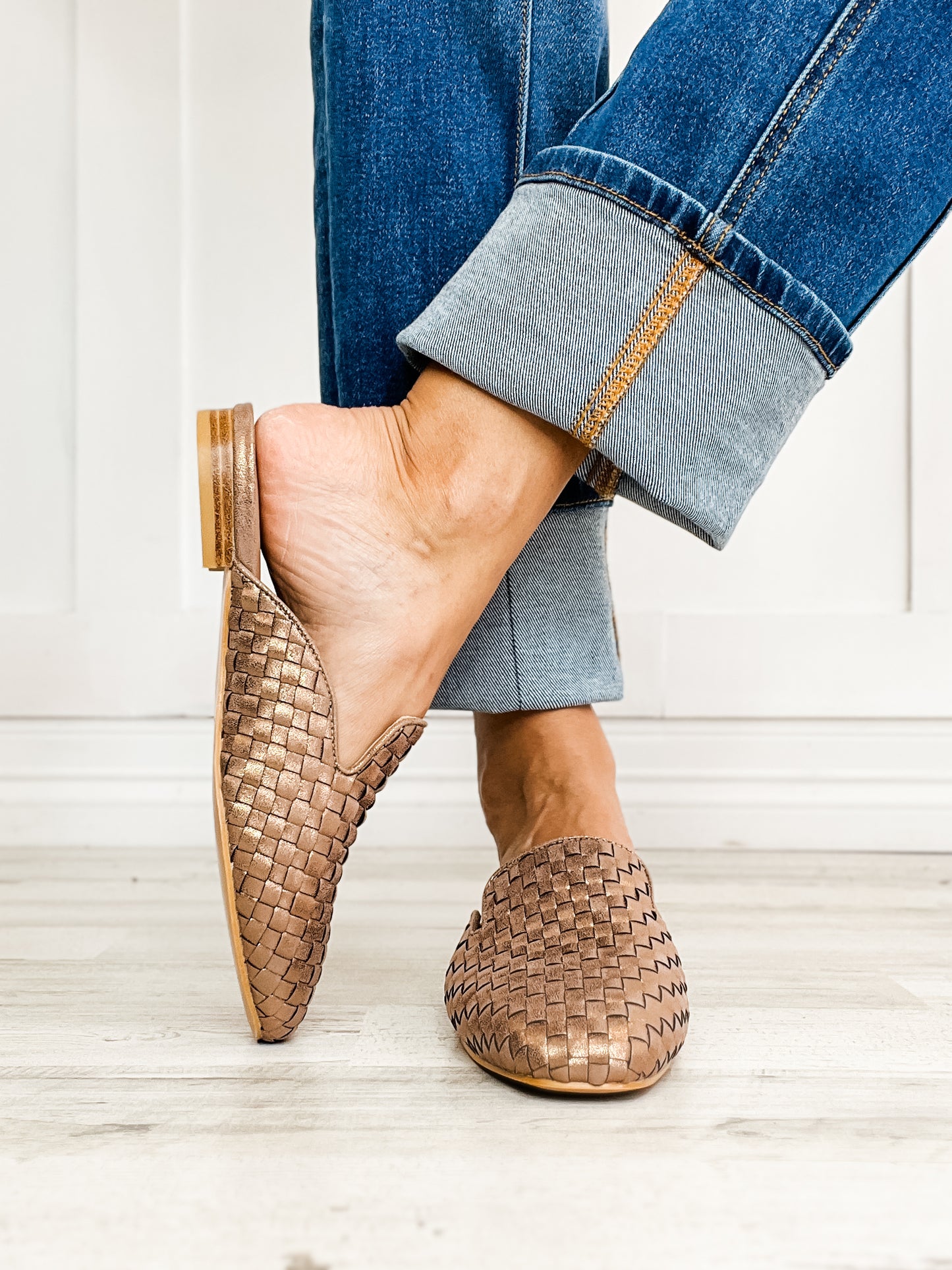 Corkys WEAVE IT TO BEAVER Slip-On Mule in Bronze