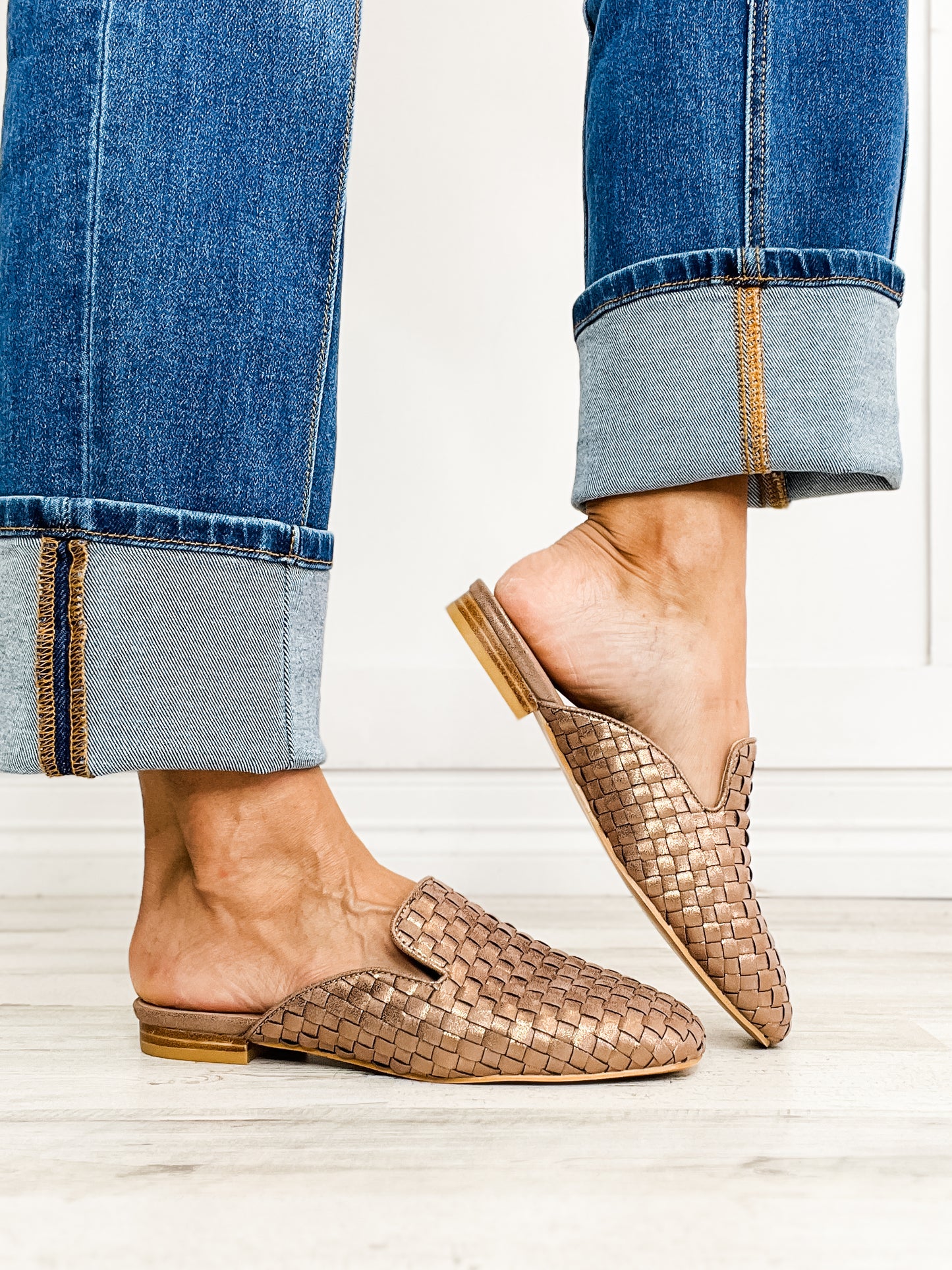 Corkys WEAVE IT TO BEAVER Slip-On Mule in Bronze