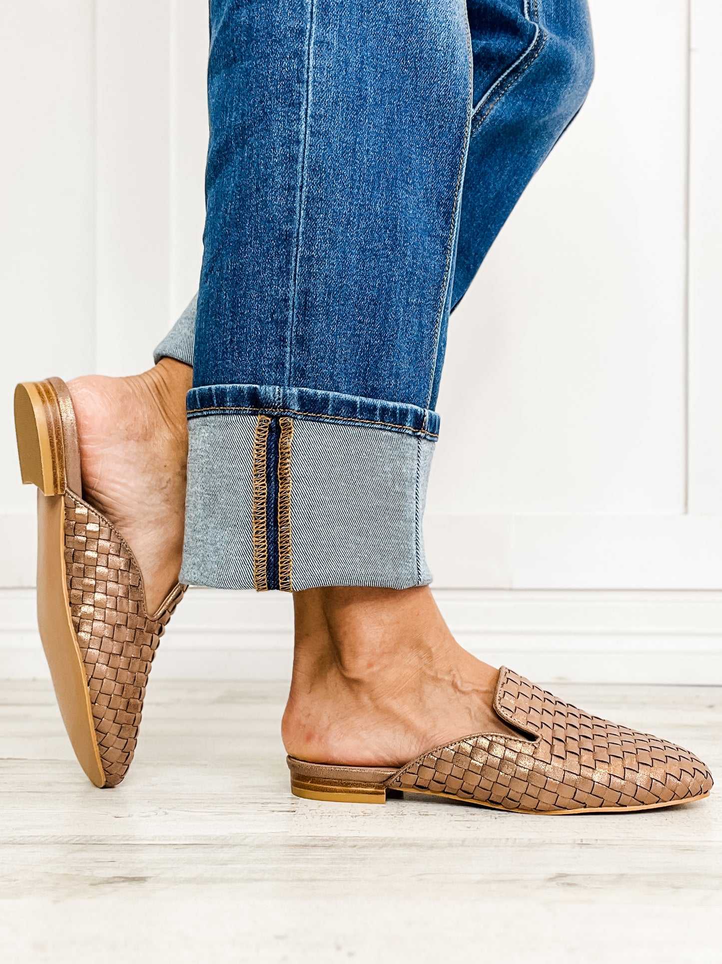 Corkys WEAVE IT TO BEAVER Slip-On Mule in Bronze