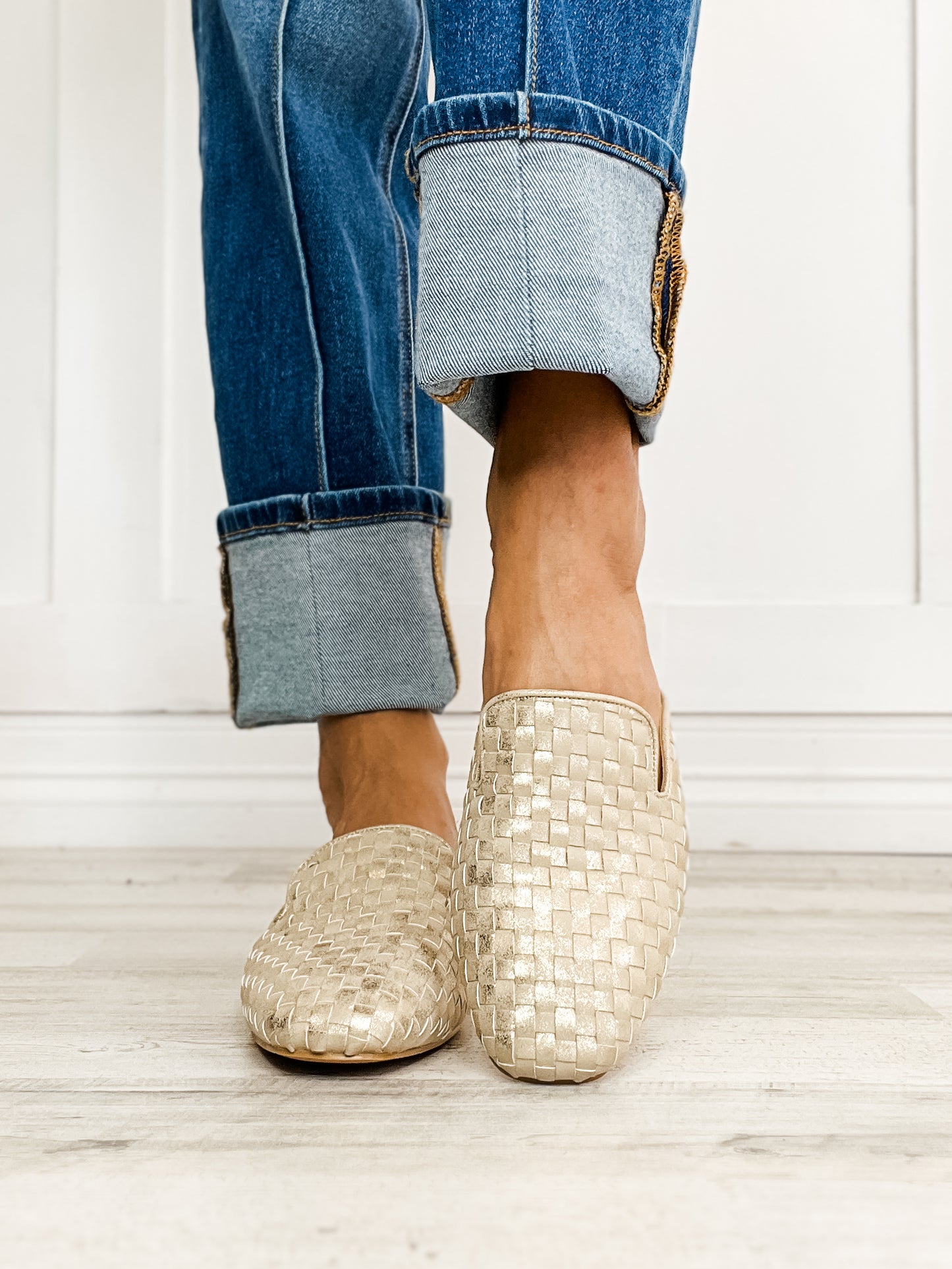 Corkys WEAVE IT TO BEAVER Slip-On Mule in Gold