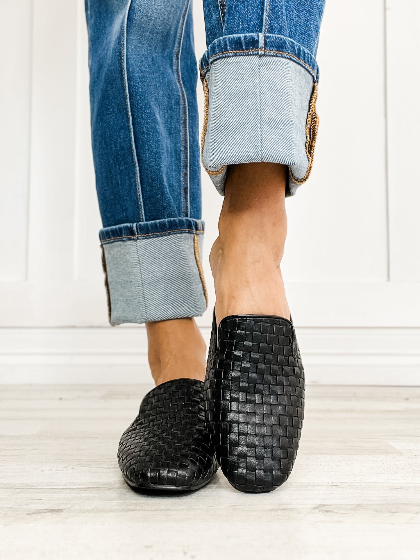 Corkys WEAVE IT TO BEAVER Slip-On Mule in Black