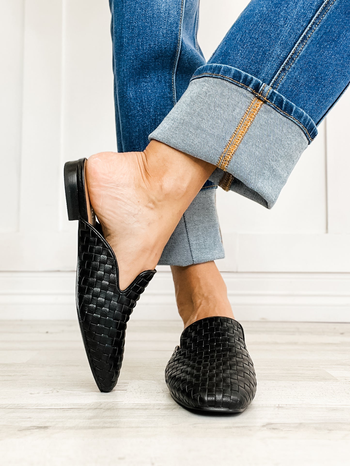 Corkys WEAVE IT TO BEAVER Slip-On Mule in Black