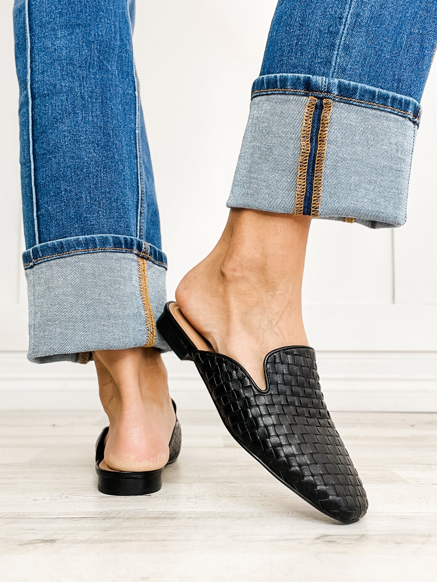 Corkys WEAVE IT TO BEAVER Slip-On Mule in Black