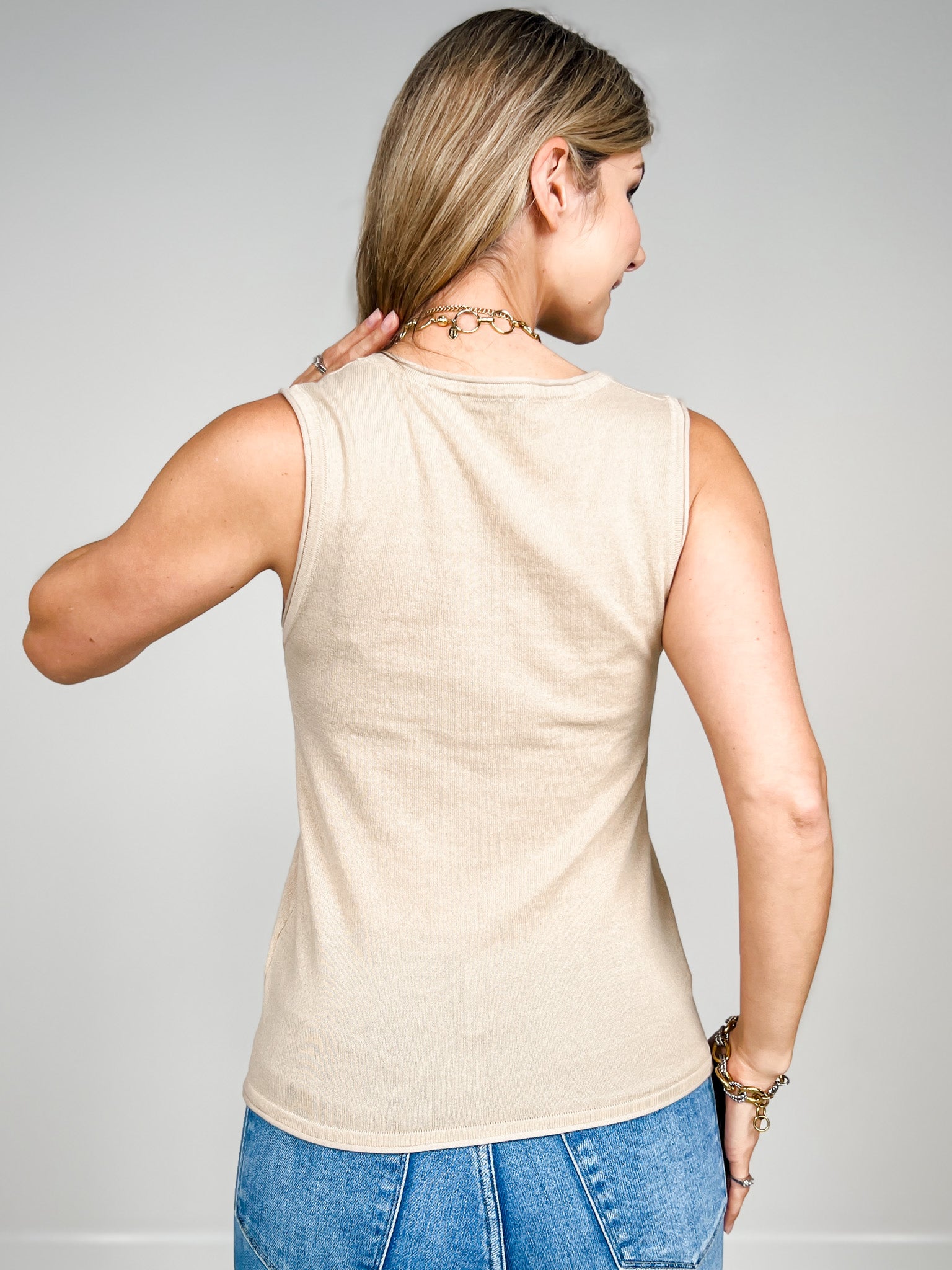 Scoop Neck Sleeveless Solid Knit Top