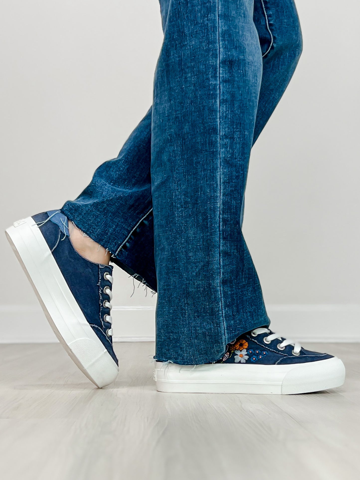 Blowfish Sadie Sun 3 Tennis Shoes in Navy Canvas