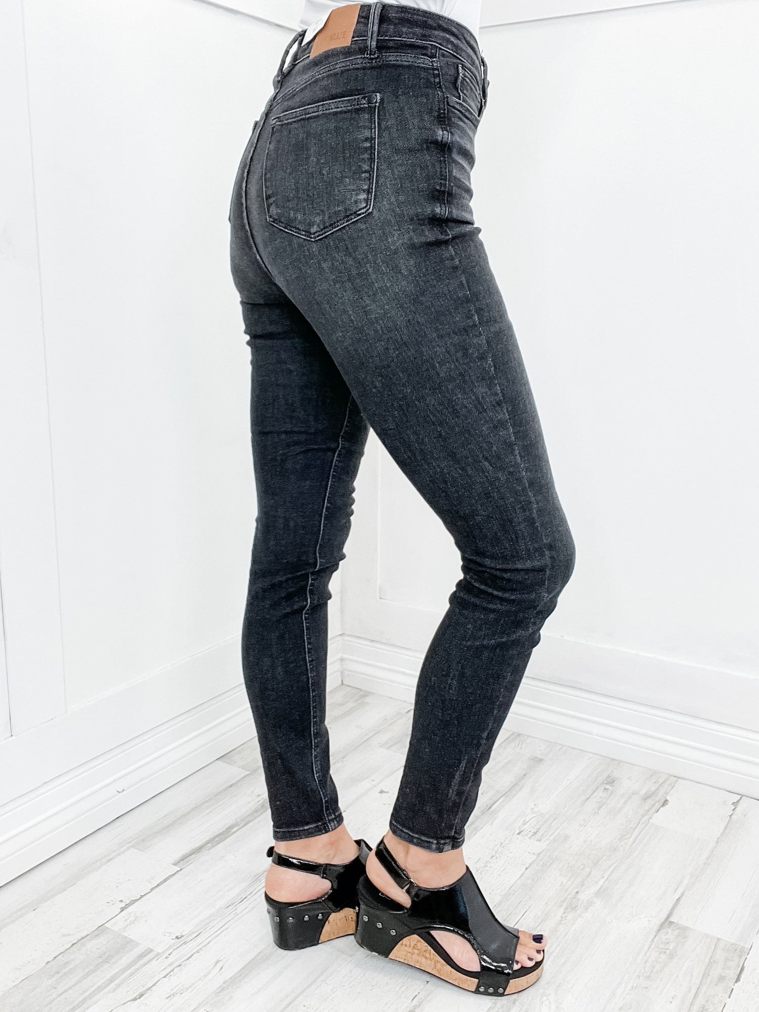 Judy Blue "Fiona" Hi-Rise Tummy Control  Black Wash Skinny  Denim Jeans