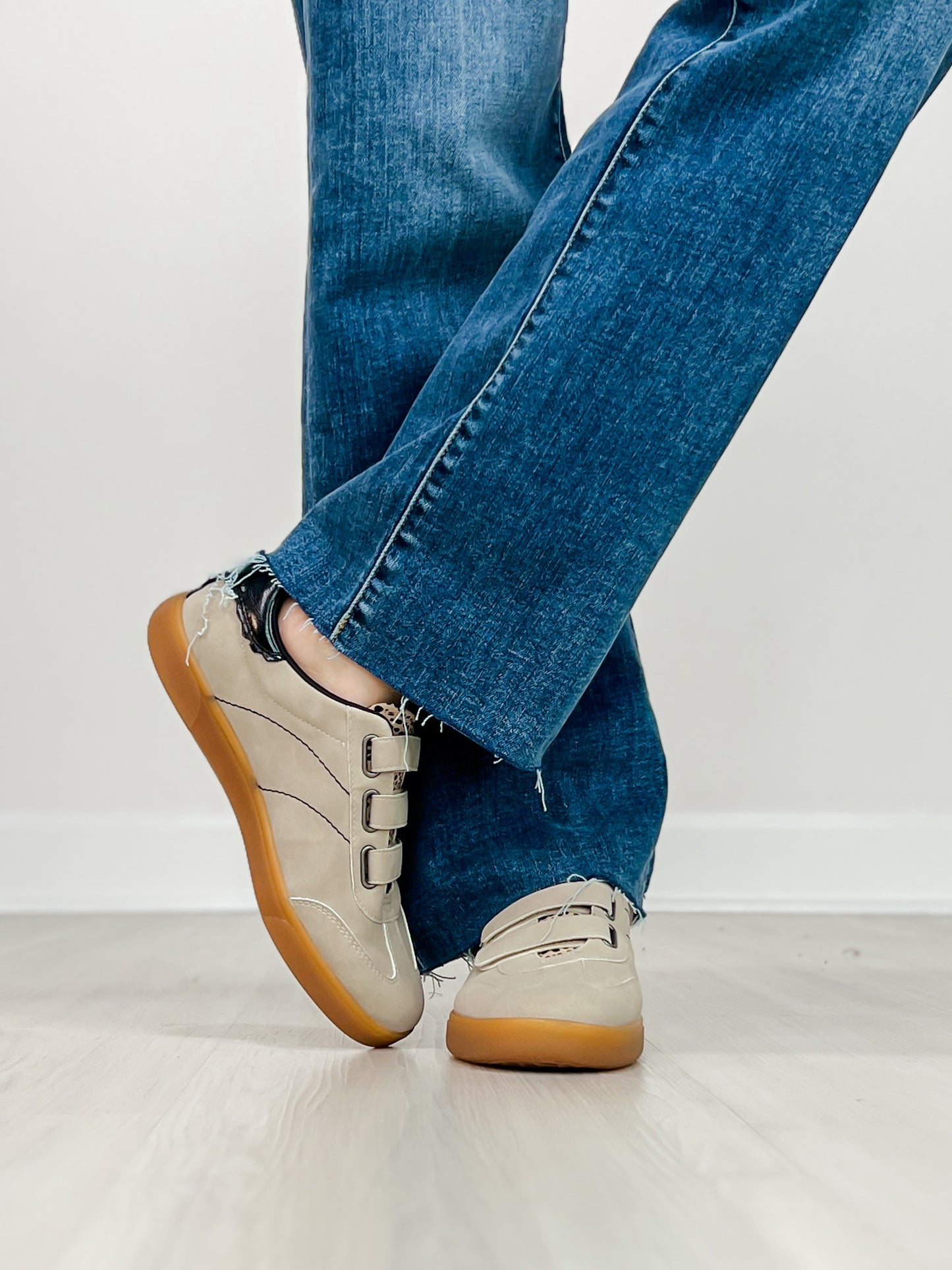 Blowfish Tuscon Sneakers in TAUPE SUEDE