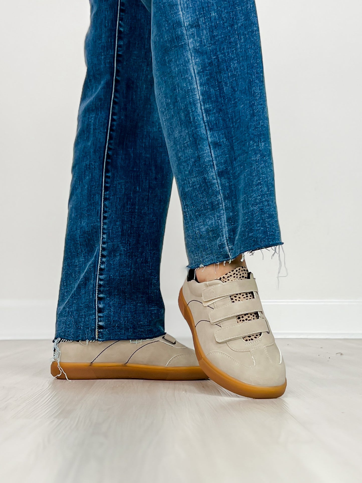 Blowfish Tuscon Sneakers in TAUPE SUEDE