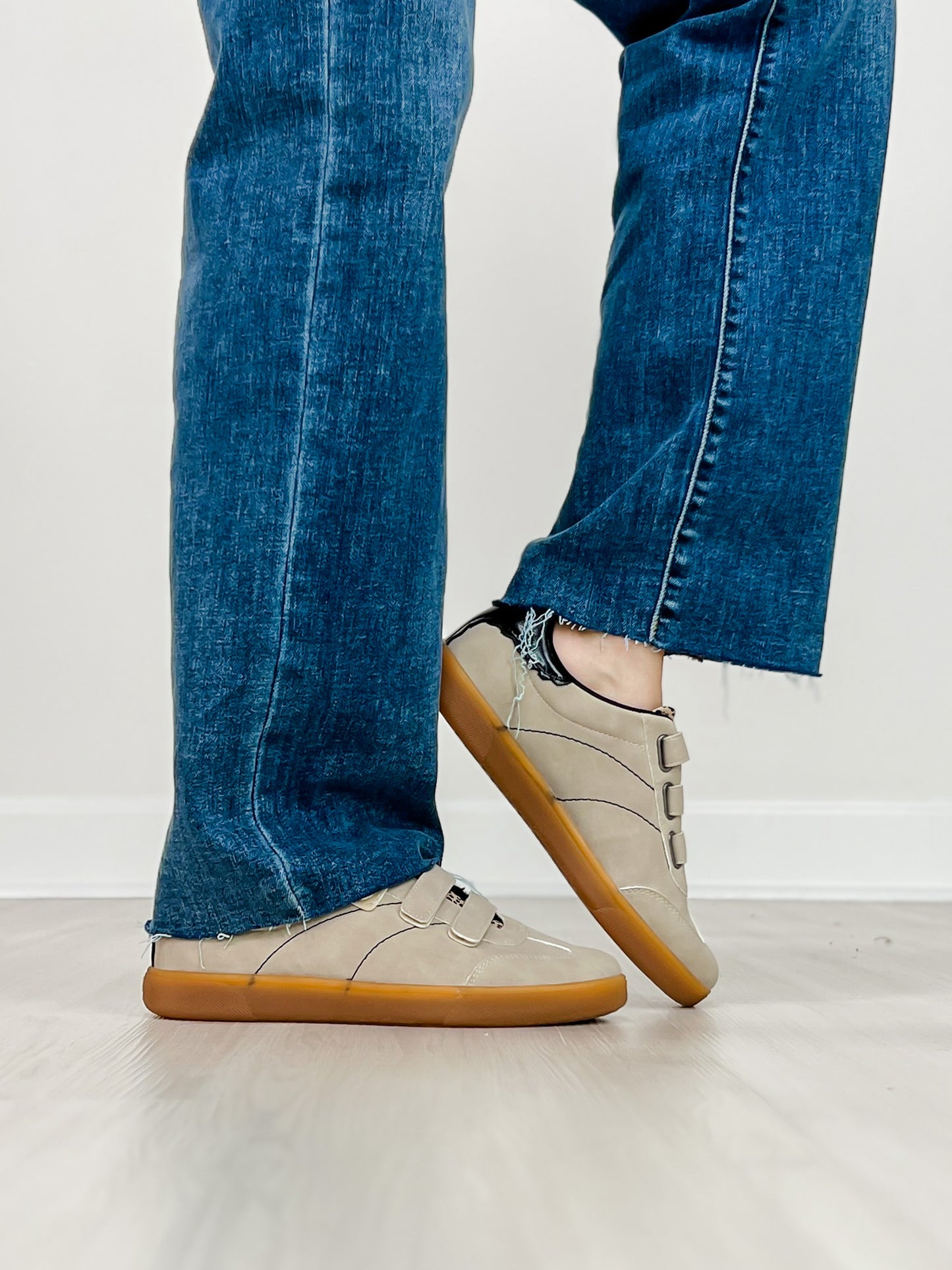 Blowfish Tuscon Sneakers in TAUPE SUEDE