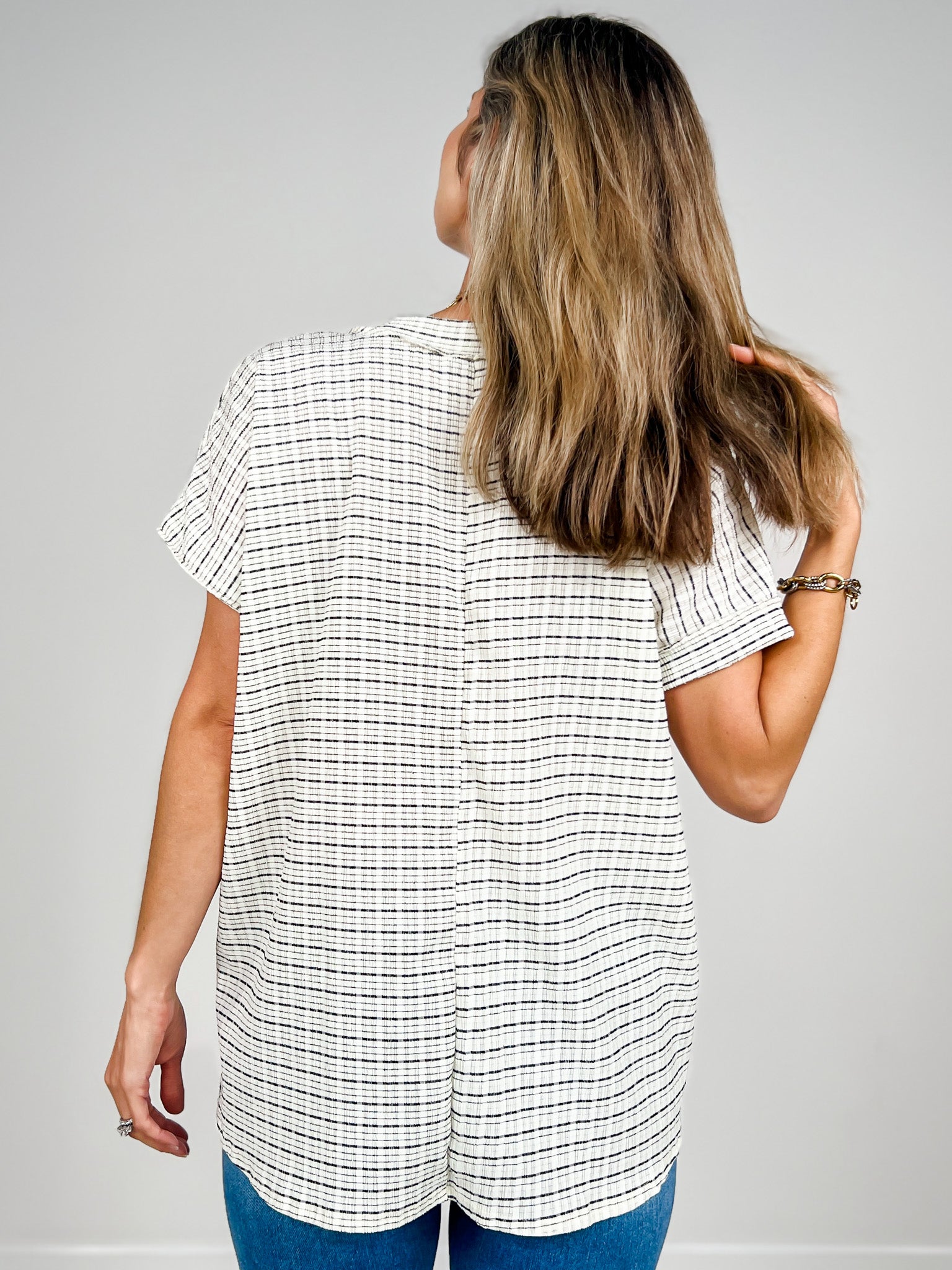 Short Sleeve V-Neck Textured Checkered Knit Top