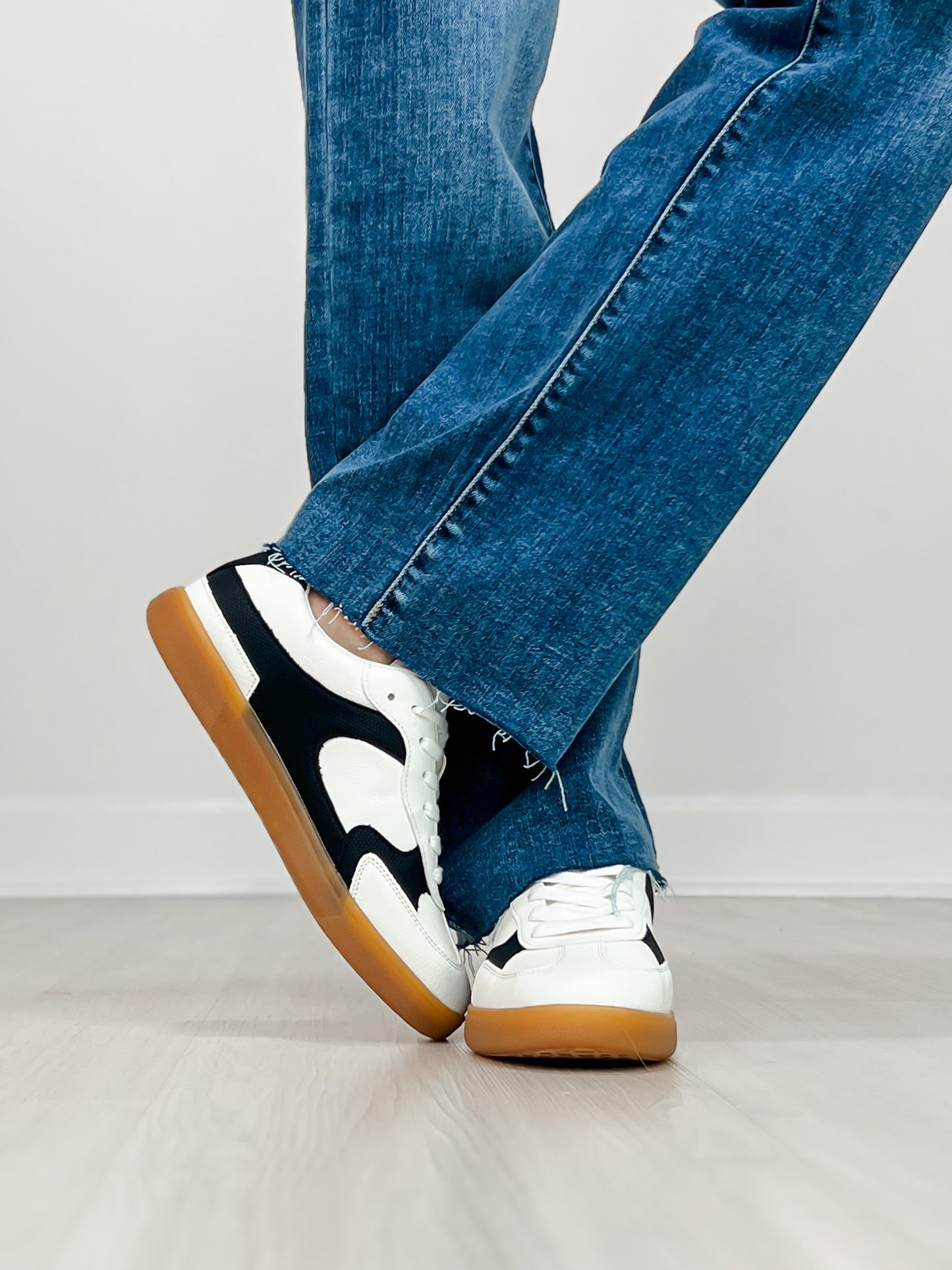 Blowfish Tastic Lace Up Sneaker in White Black