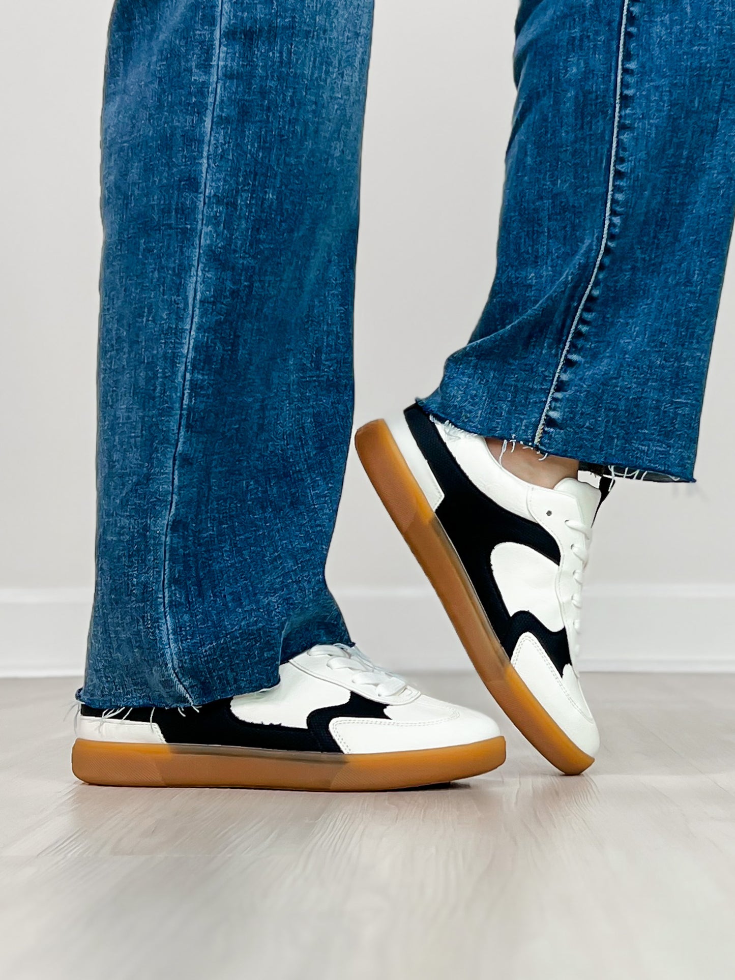 Blowfish Tastic Lace Up Sneaker in White Black