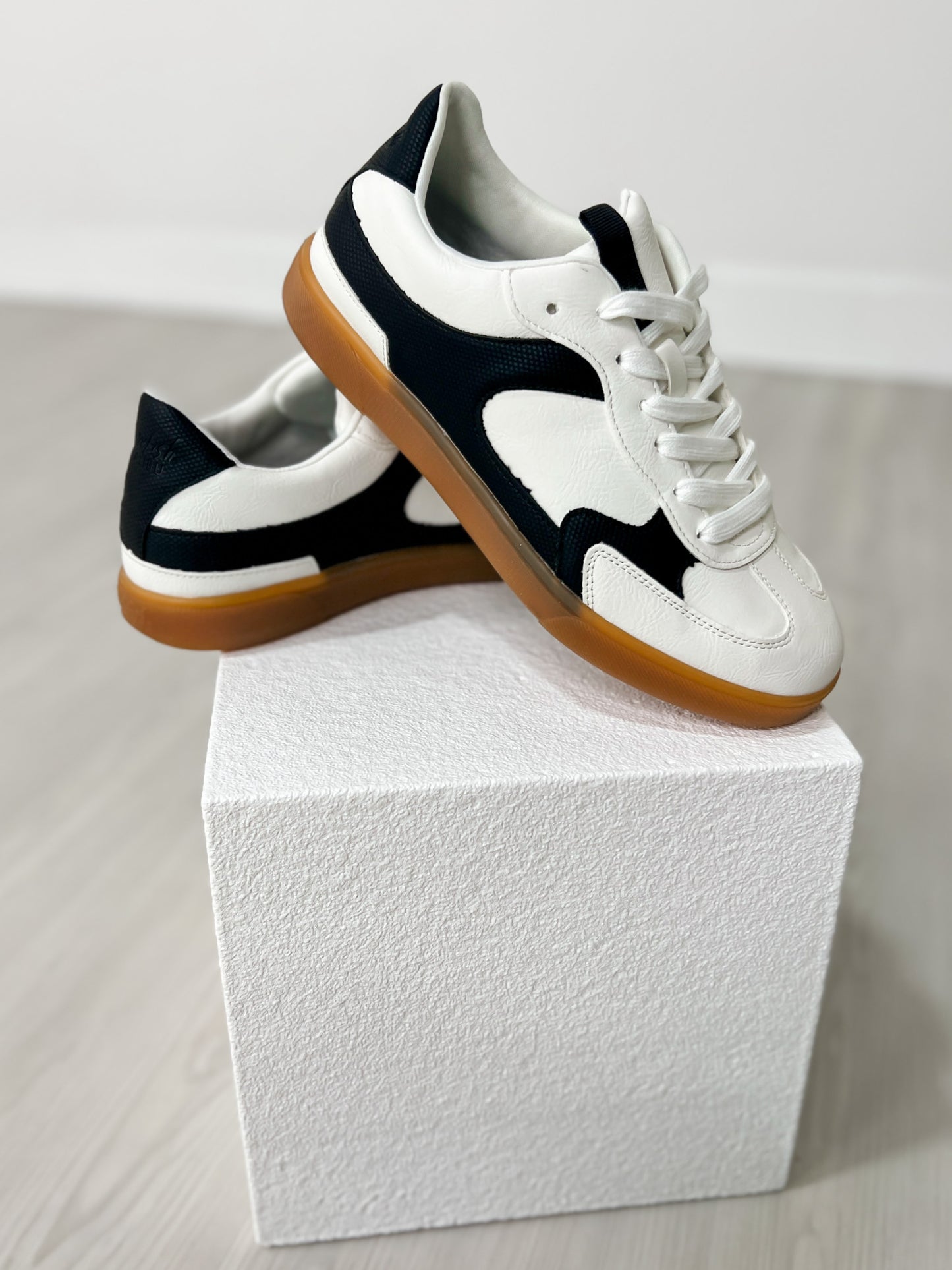 Blowfish Tastic Lace Up Sneaker in White Black