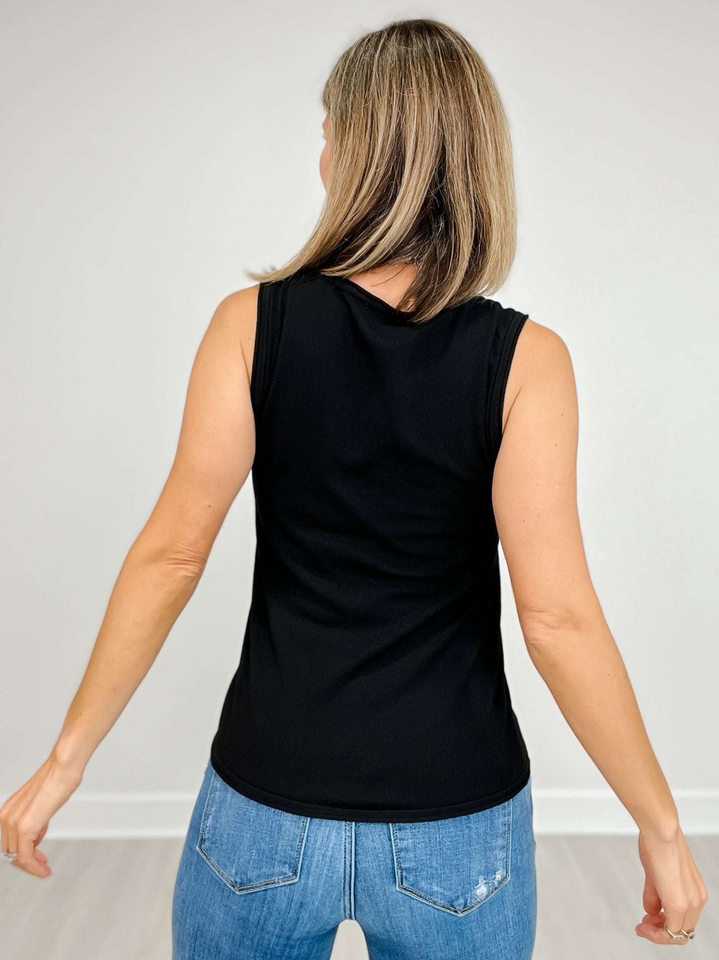 Scoop Neck Sleeveless Solid Knit Top