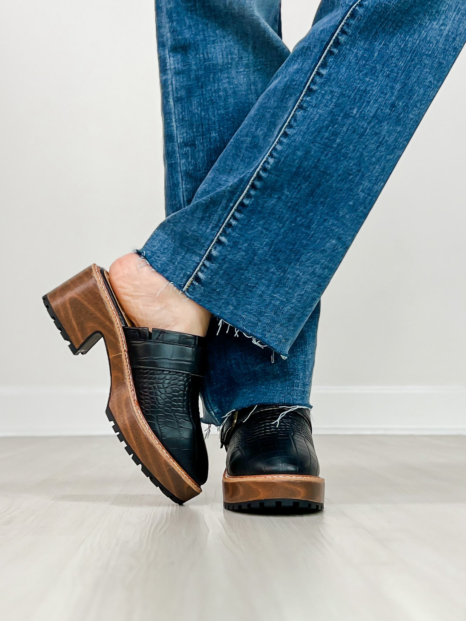 Yellowbox Barker Platform Clog in BLACK