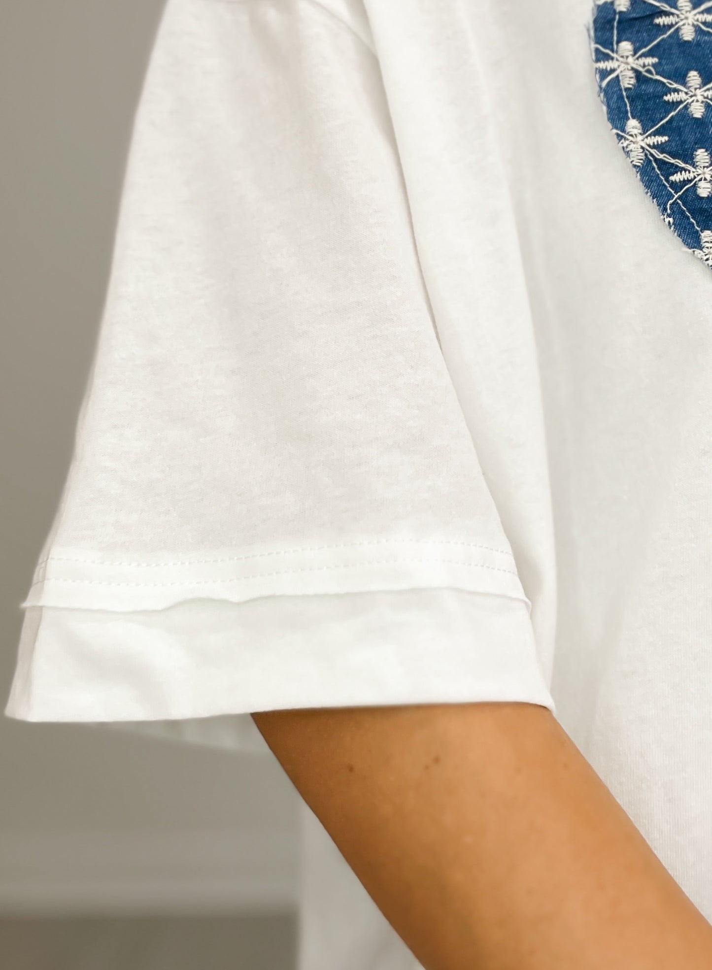 Heart Patch Detailed Round Neck Short Sleeve Cotton Top