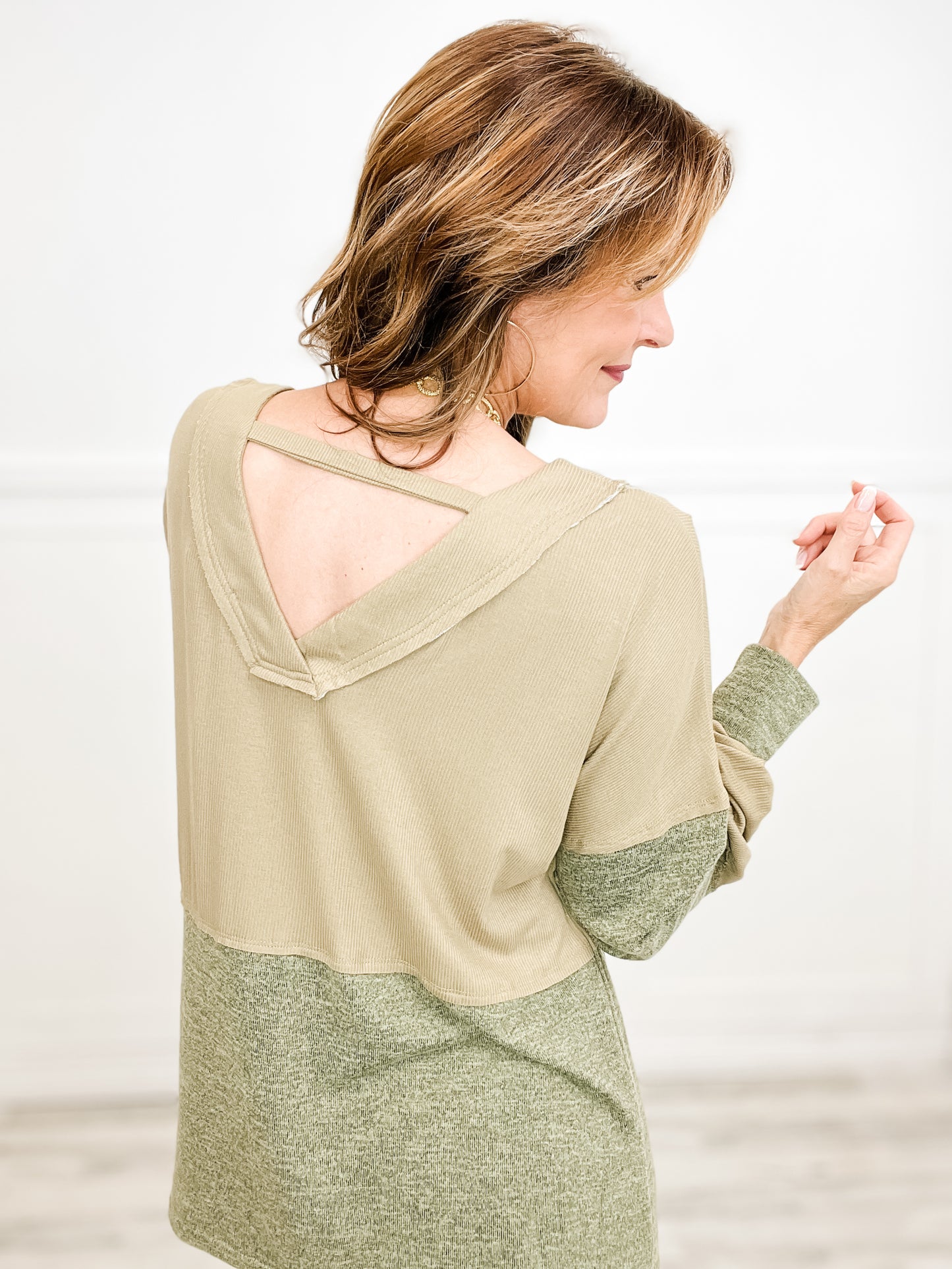 Solid Contrast Fabric Long Sleeve Top with V-Neckline