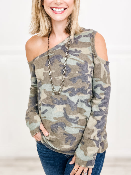 CAMO PRINT BRUSHED KNIT COLD SHOULDER TOP