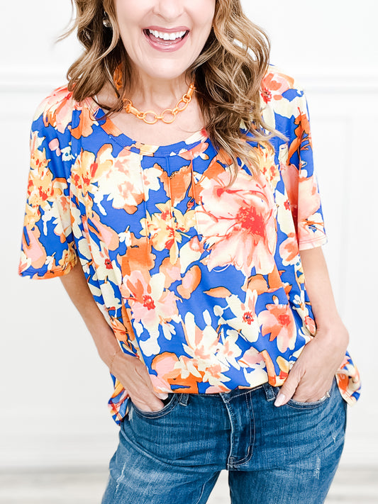 Spring Garden Wrinkle-Free Floral Print Round Neckline with Pleat Detail Top