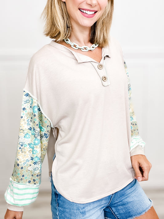 FRENCH TERRY TOP WITH FLORAL PRINT STRIPE CONTRAST AND BUTTON NECKLINE