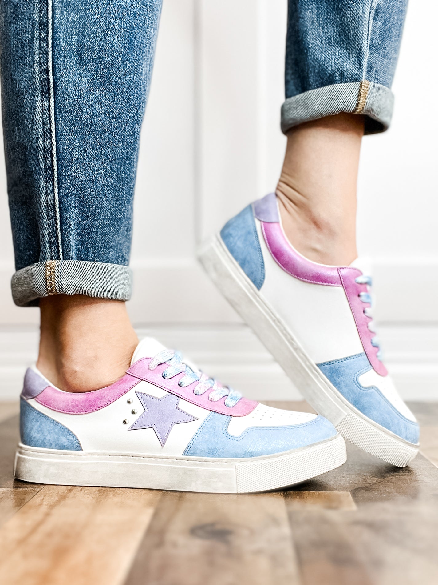 Pastel hot sale tennis shoes