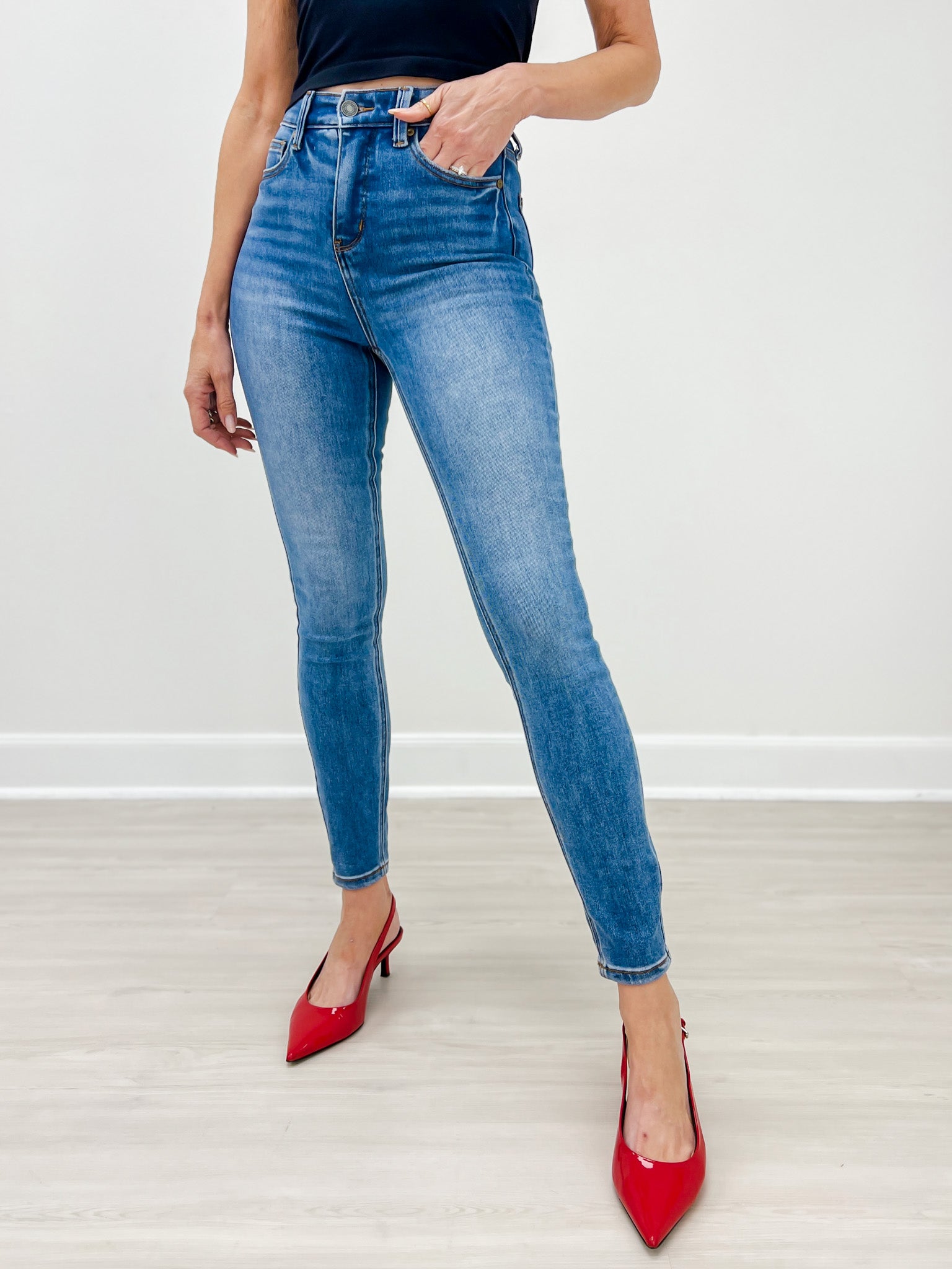 Avery Denim - The Everyday Skinny - Classic Blue