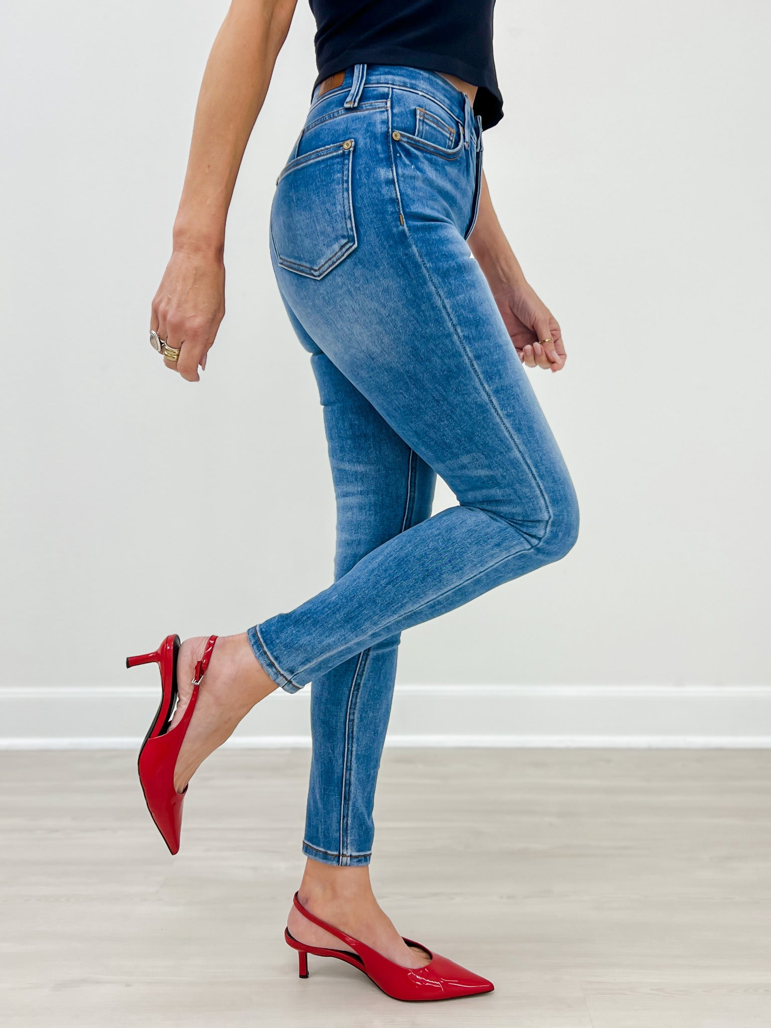 Avery Denim - The Everyday Skinny - Classic Blue