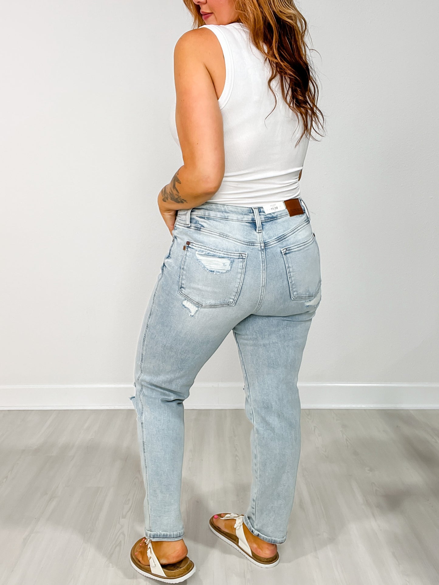 Judy Blue DRIFTER Mid-Rise Stitch Detail Single Cuff Boyfriend Jeans