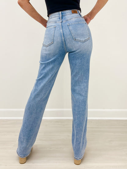 Avery Denim - The Classic Straight - Light Vintage Blue