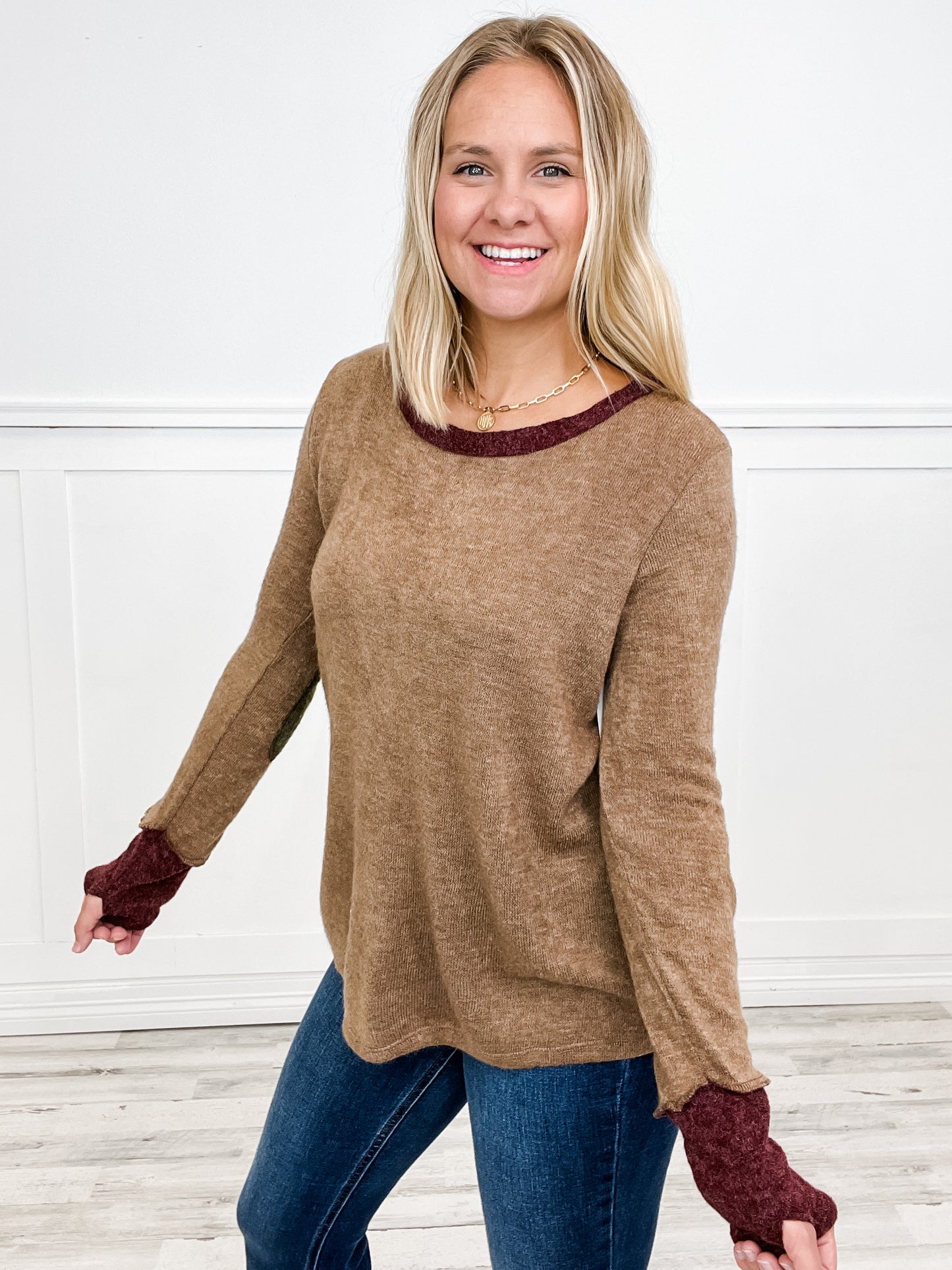 CONTRASTING CUFFS AND ELBOW PATCHES TOP WITH THUMB HOLES