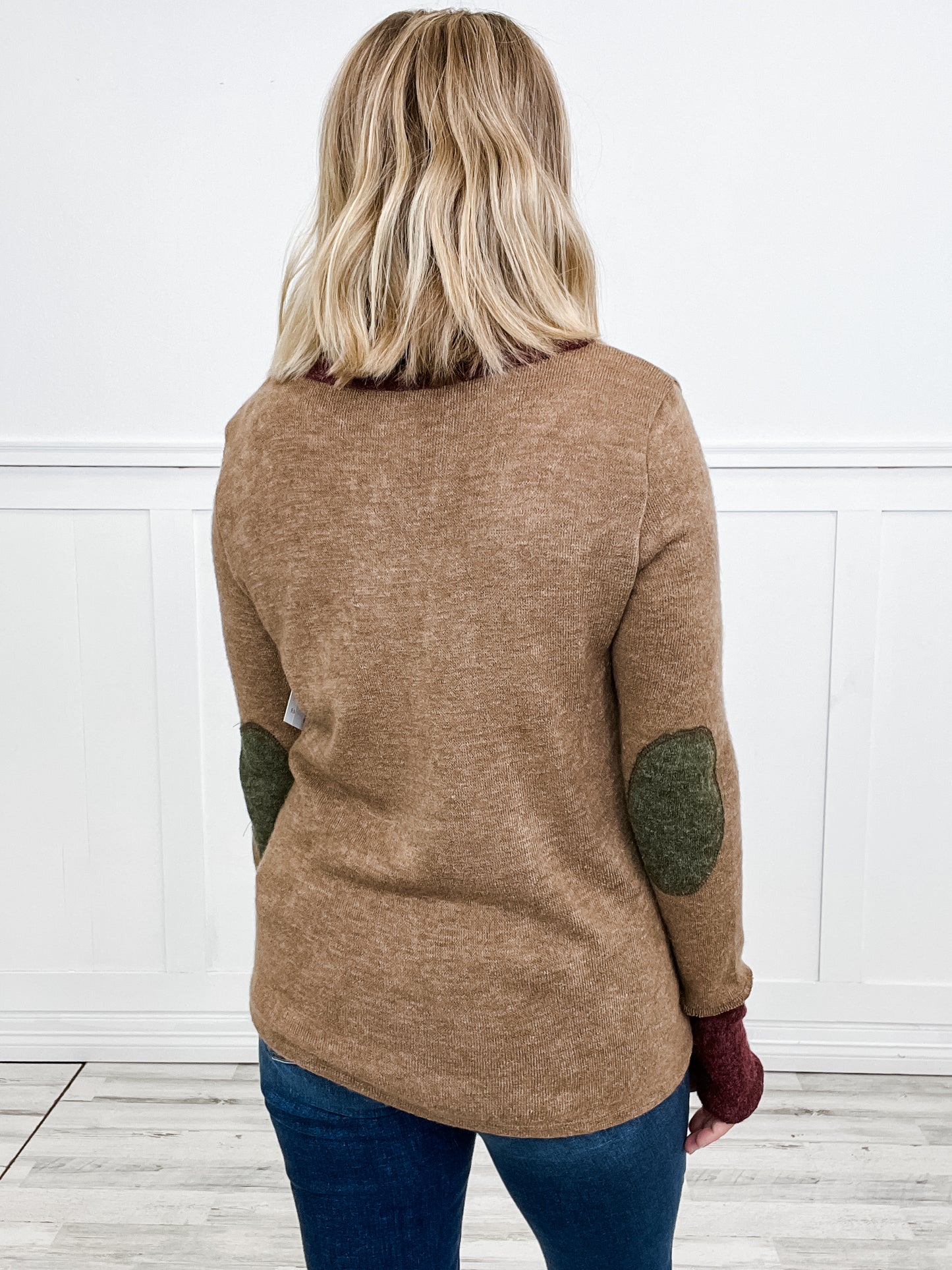 CONTRASTING CUFFS AND ELBOW PATCHES TOP WITH THUMB HOLES