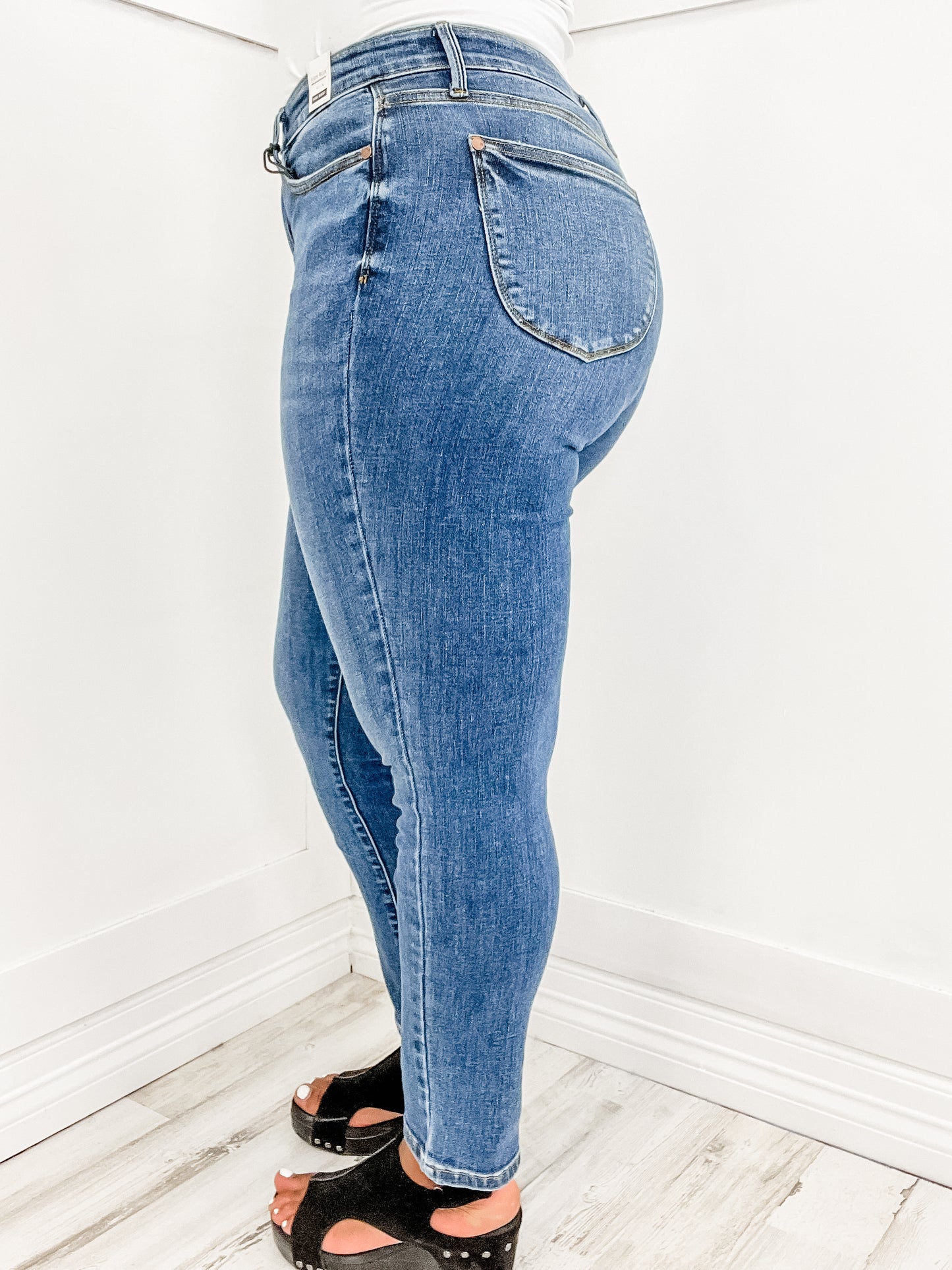 Judy Blue QUINN Slim Fit Non Distressed Jeans