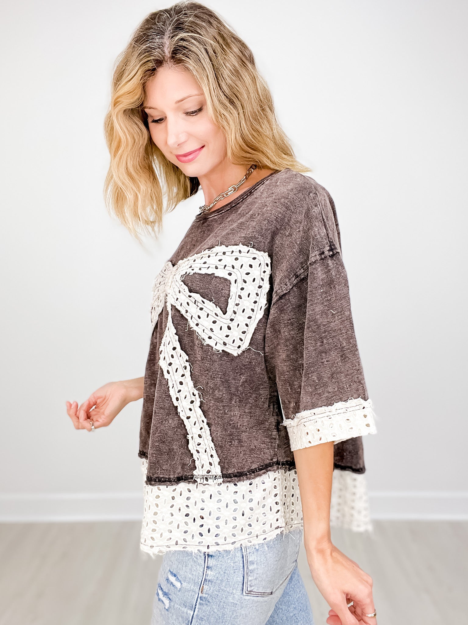 WASHED RIBBON PATCHWORK SHORT SLEEVE OVERSIZED