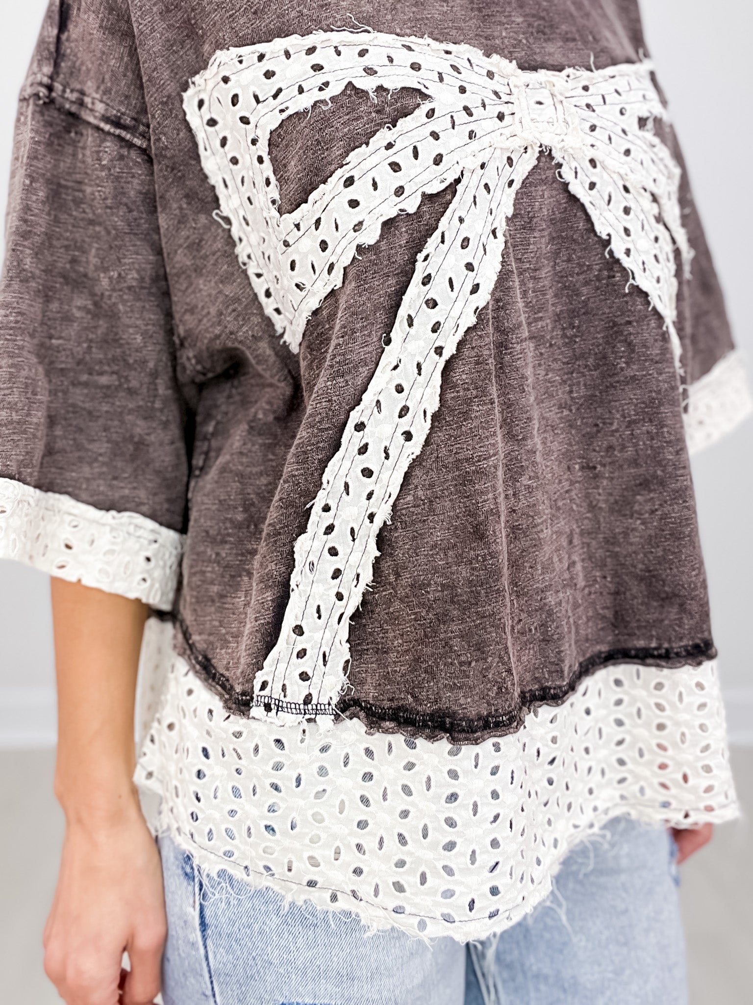 WASHED RIBBON PATCHWORK SHORT SLEEVE OVERSIZED