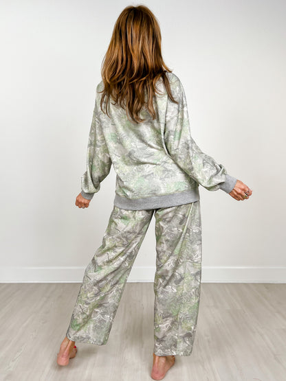 Camo Print Casual Knit Top and Barrel Pant Set