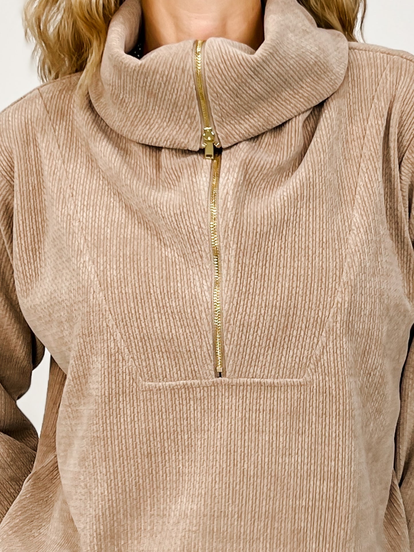 Large Collar with Gold Zipper Neckline Sweatshirt
