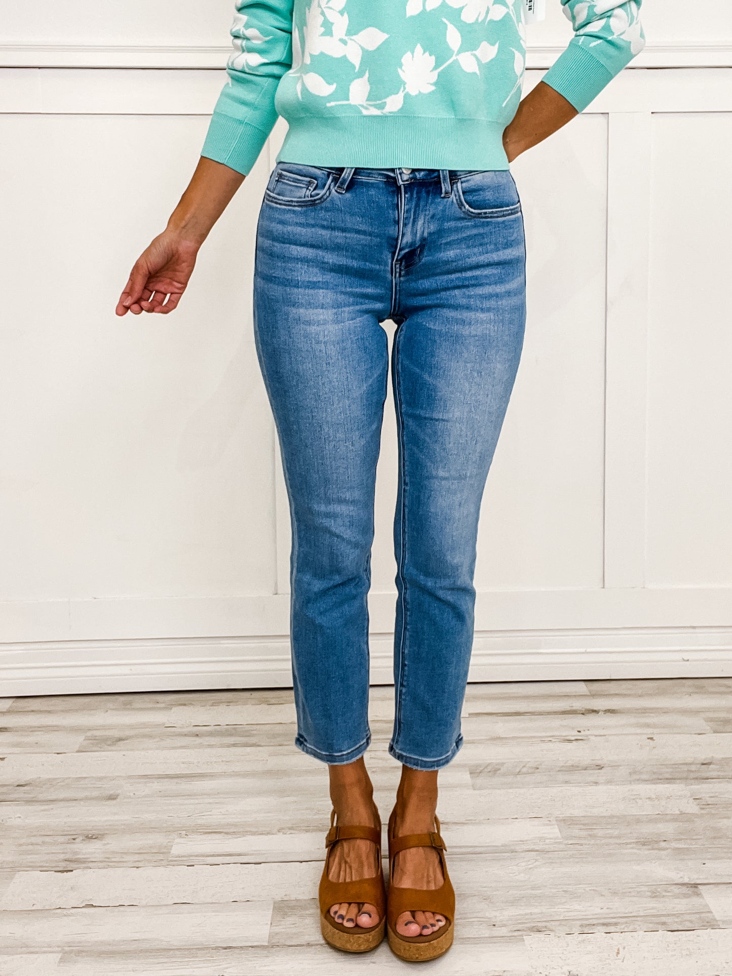 Vervet PERFECT FOR NOW Hi-Rise Cropped Slim Straight Non-Distressed Jeans