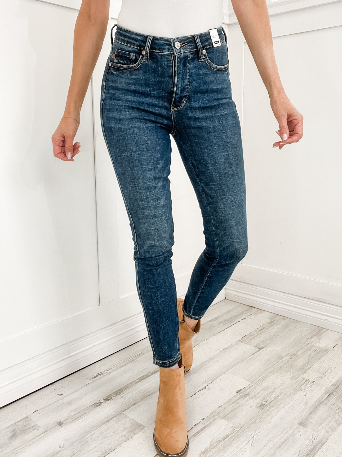 Judy Blue CRY PRETTY Mid-Rise Tummy Control Skinny Jeans