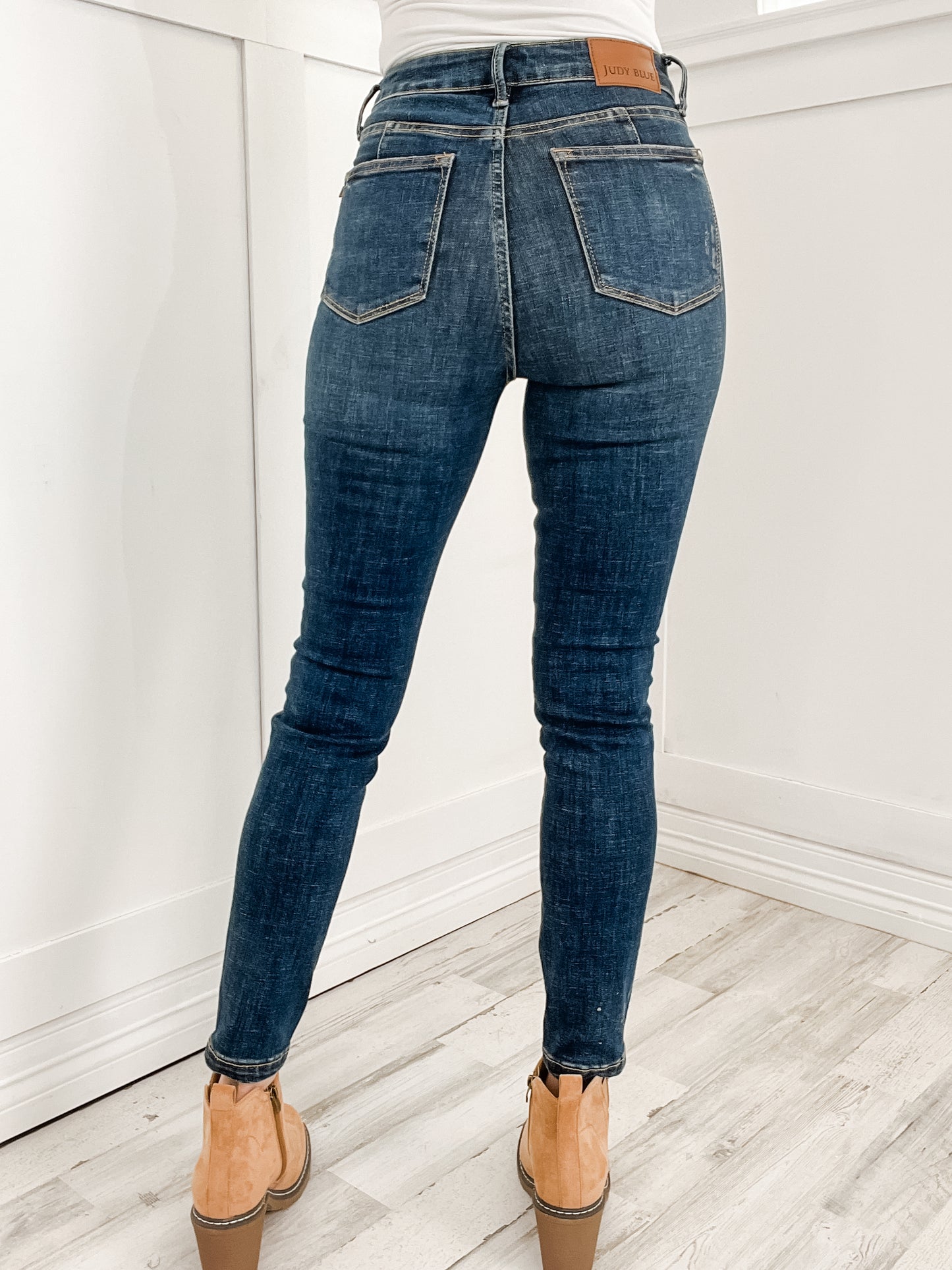 Judy Blue CRY PRETTY Mid-Rise Tummy Control Skinny Jeans