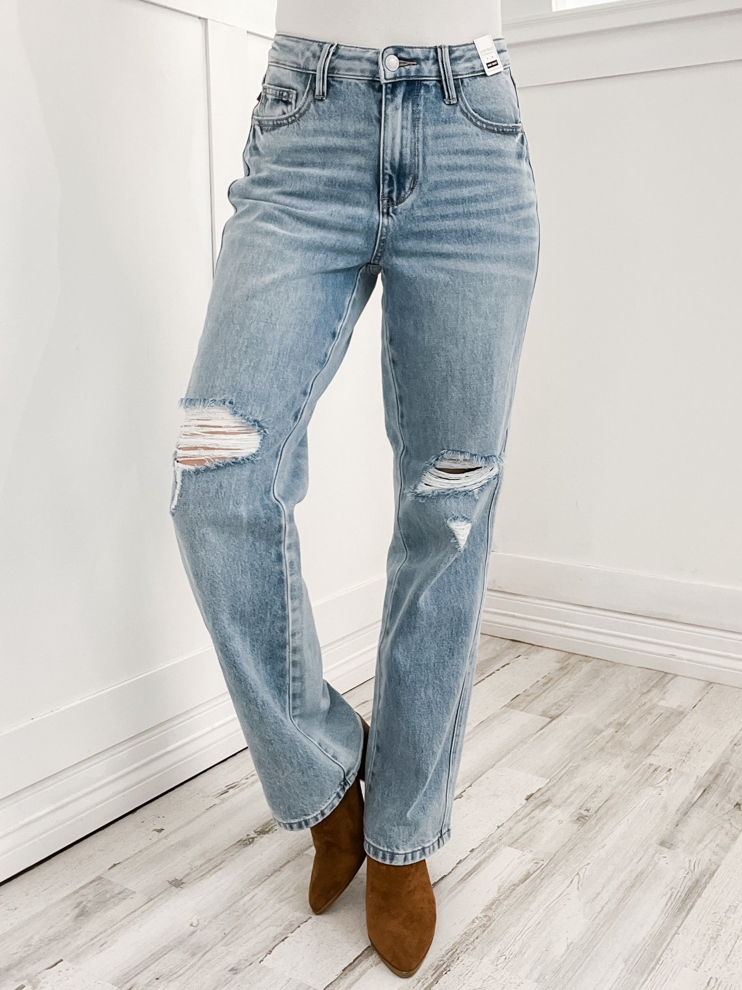 Judy Blue OH SNAP Hi-Rise Rigid Magic Distressed 90's Straight Jeans