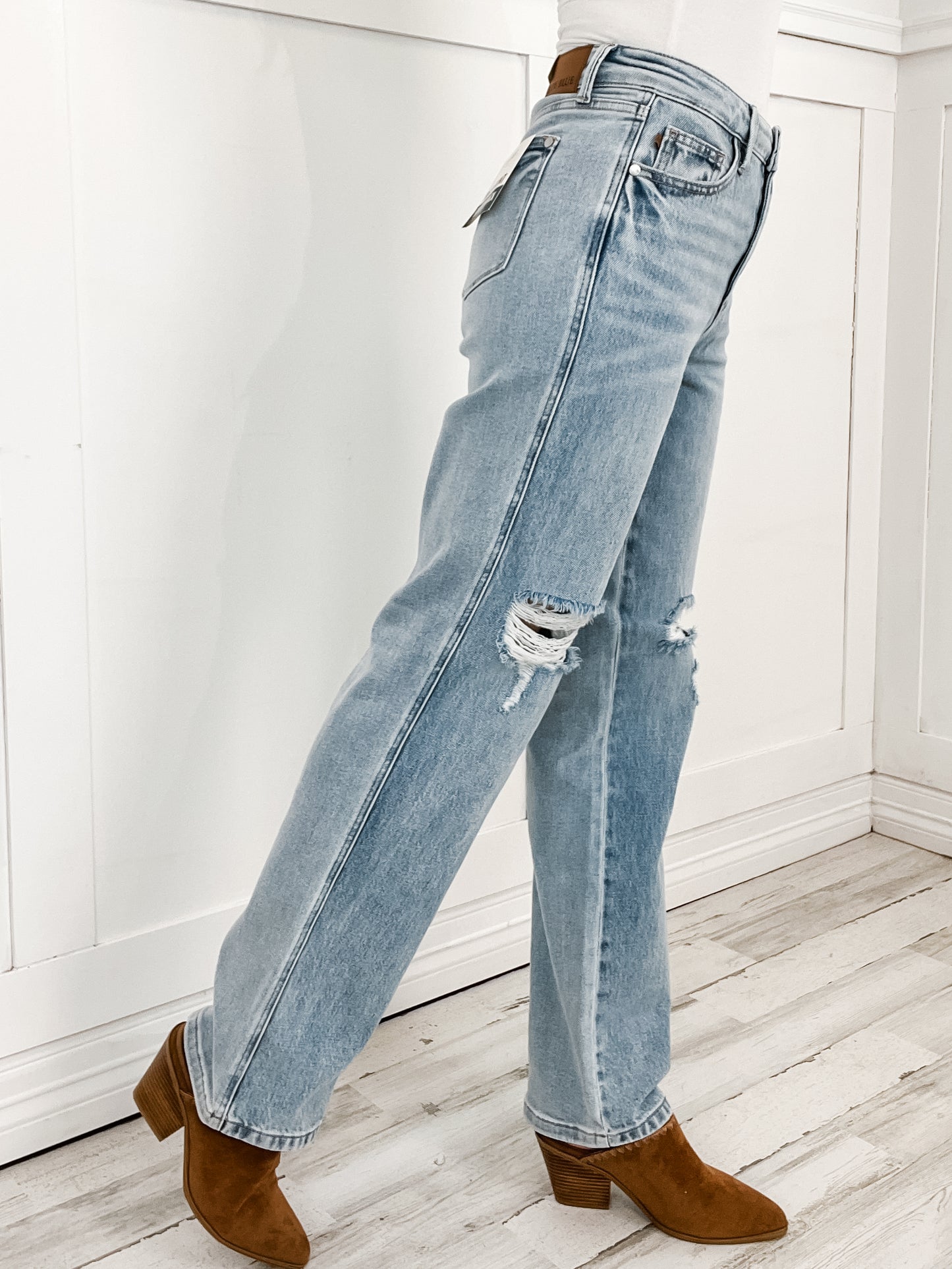 Judy Blue OH SNAP Hi-Rise Rigid Magic Distressed 90's Straight Jeans