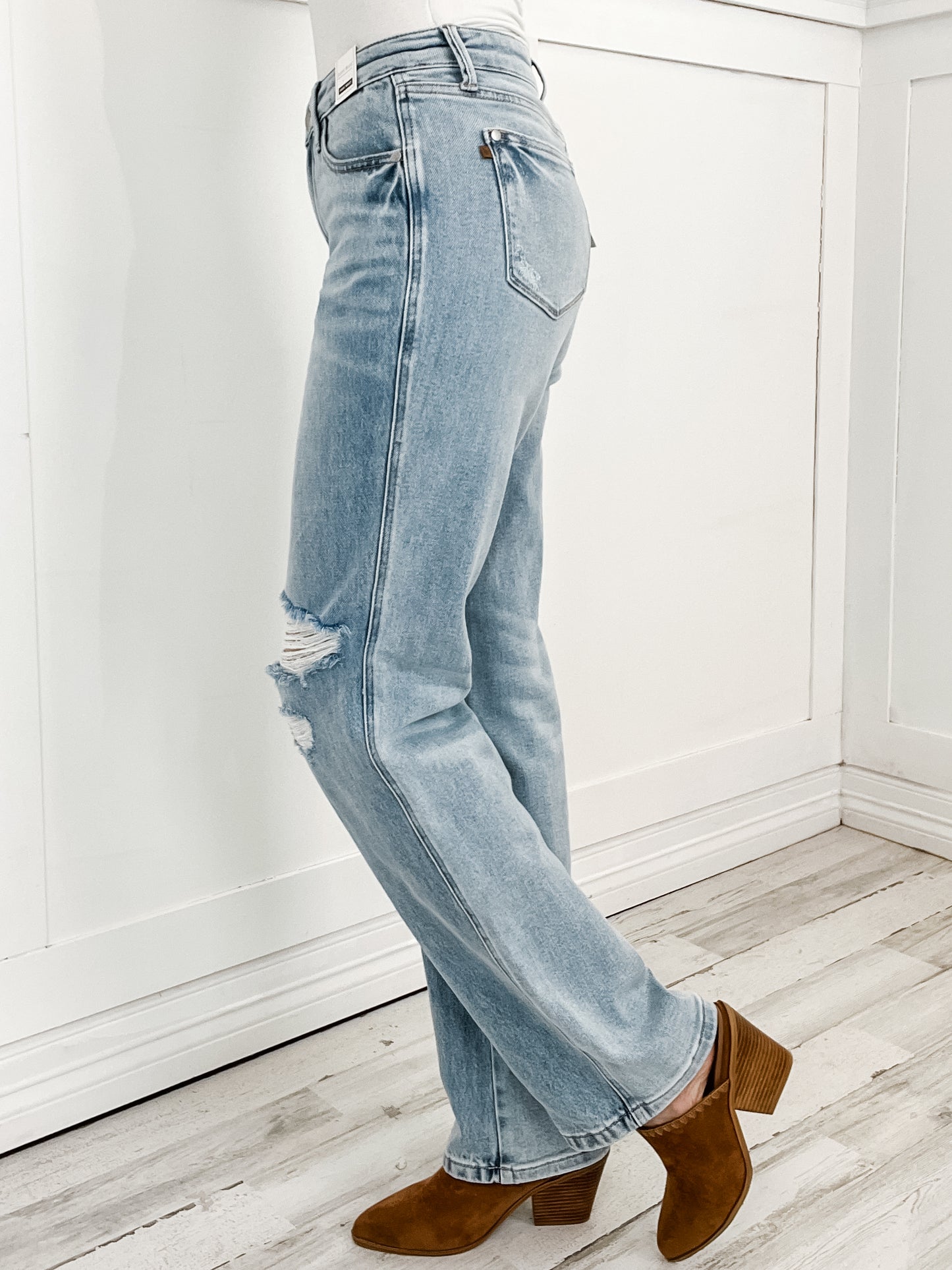 Judy Blue OH SNAP Hi-Rise Rigid Magic Distressed 90's Straight Jeans