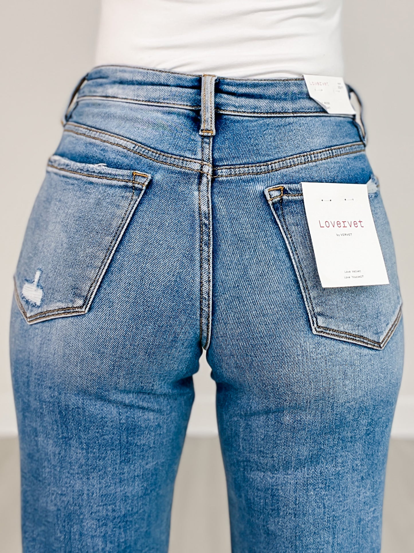 Vervet THUNDERSTRUCK High-Rise Distressed Crop Straight Jeans