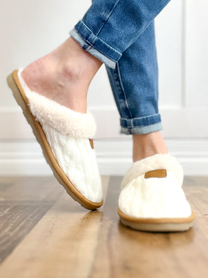 Snuggle Soles Cable Knit Faux Fur Lined Slippers in White