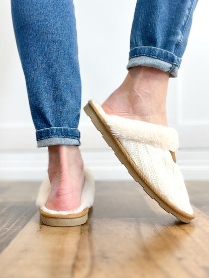 Snuggle Soles Cable Knit Faux Fur Lined Slippers in White