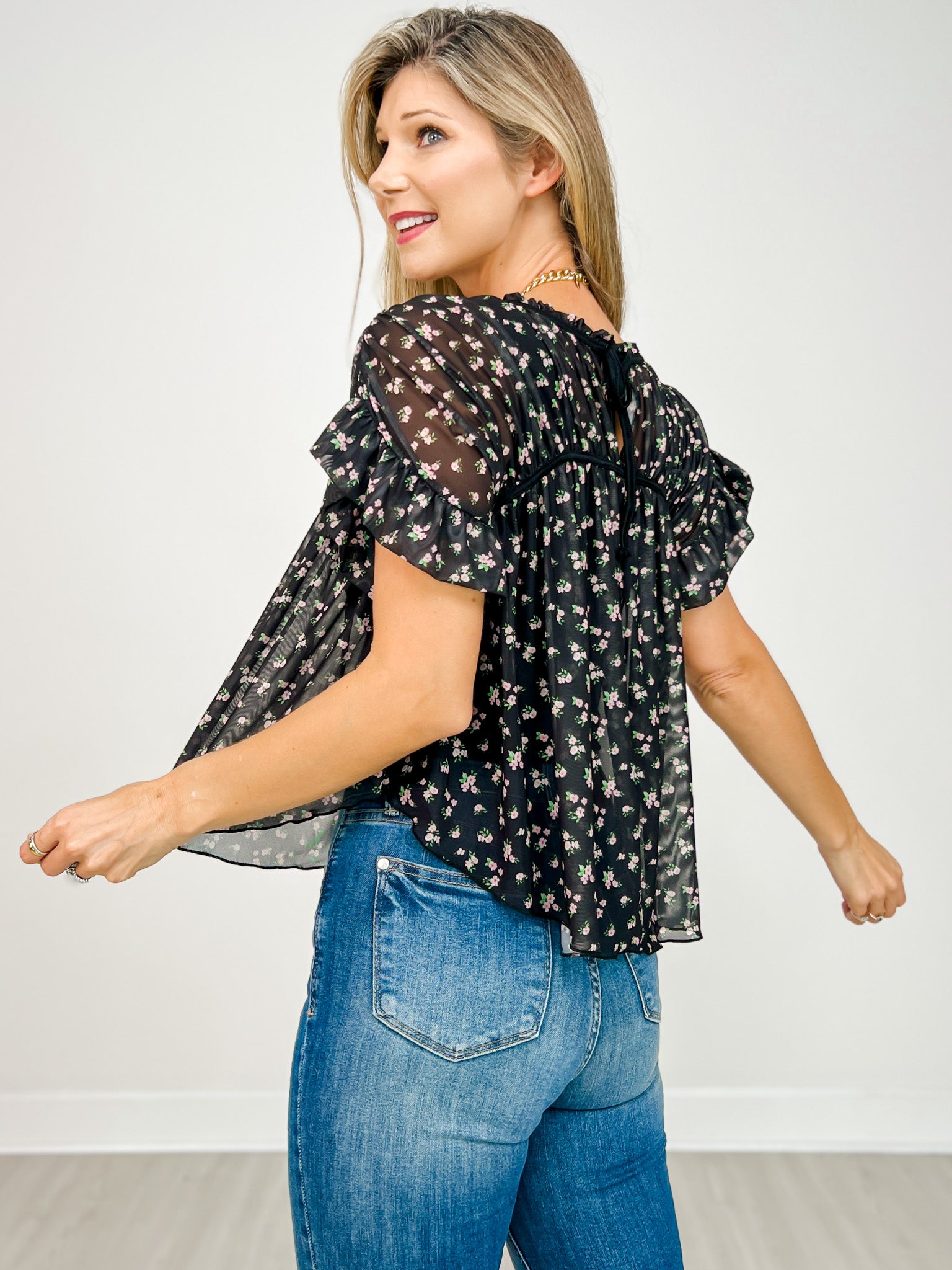 Floral Print Chiffon Top With Flutter Sleeves